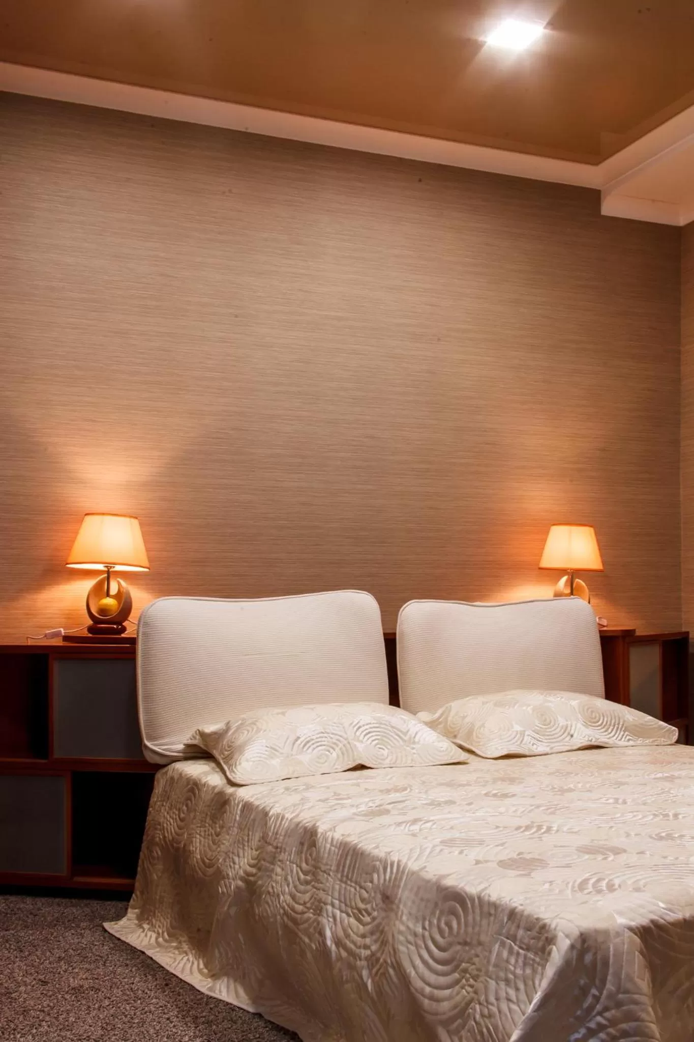 Photo of the whole room, Bed in Elite Hotel