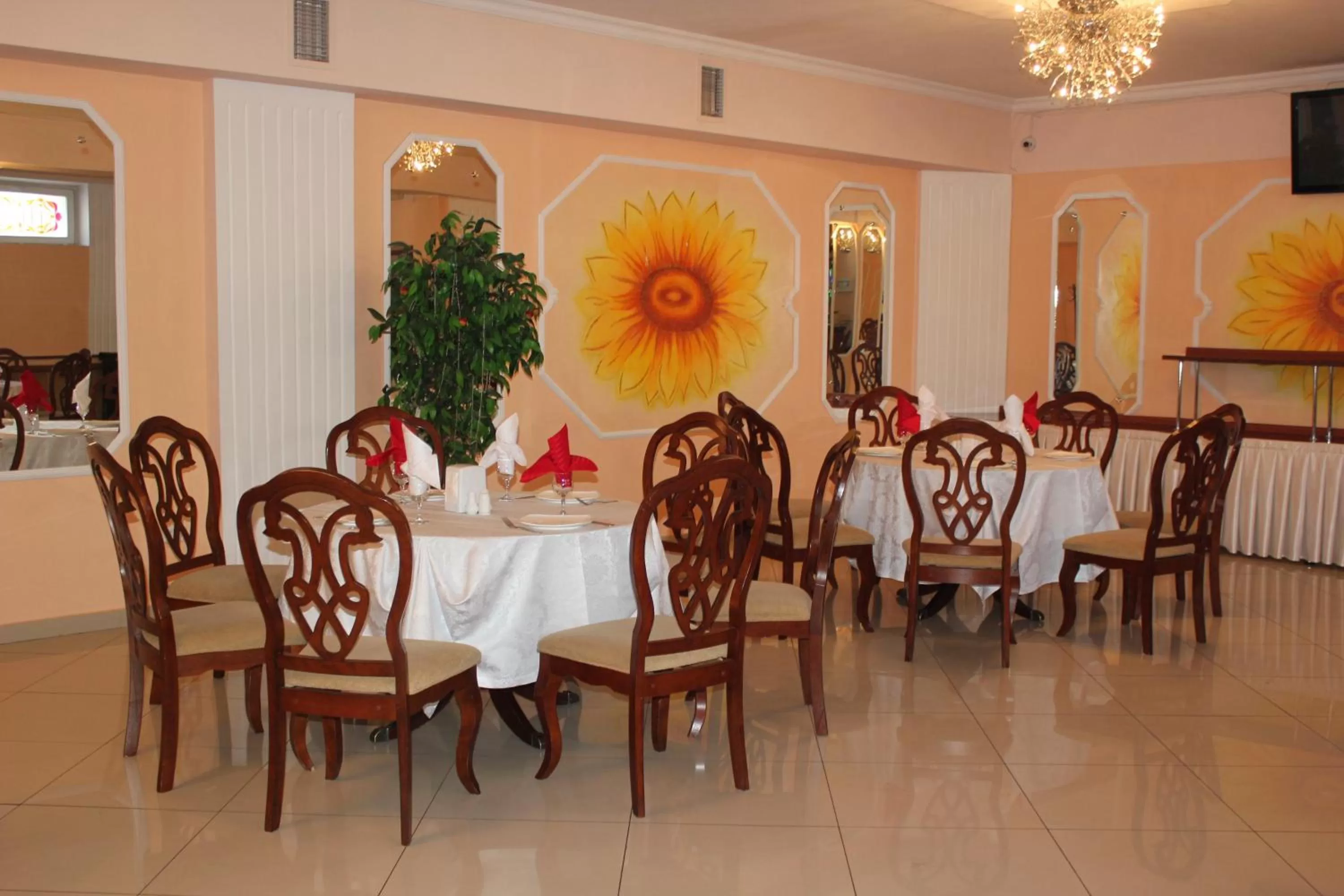 Restaurant/Places to Eat in Ust-Kamenogorsk Hotel