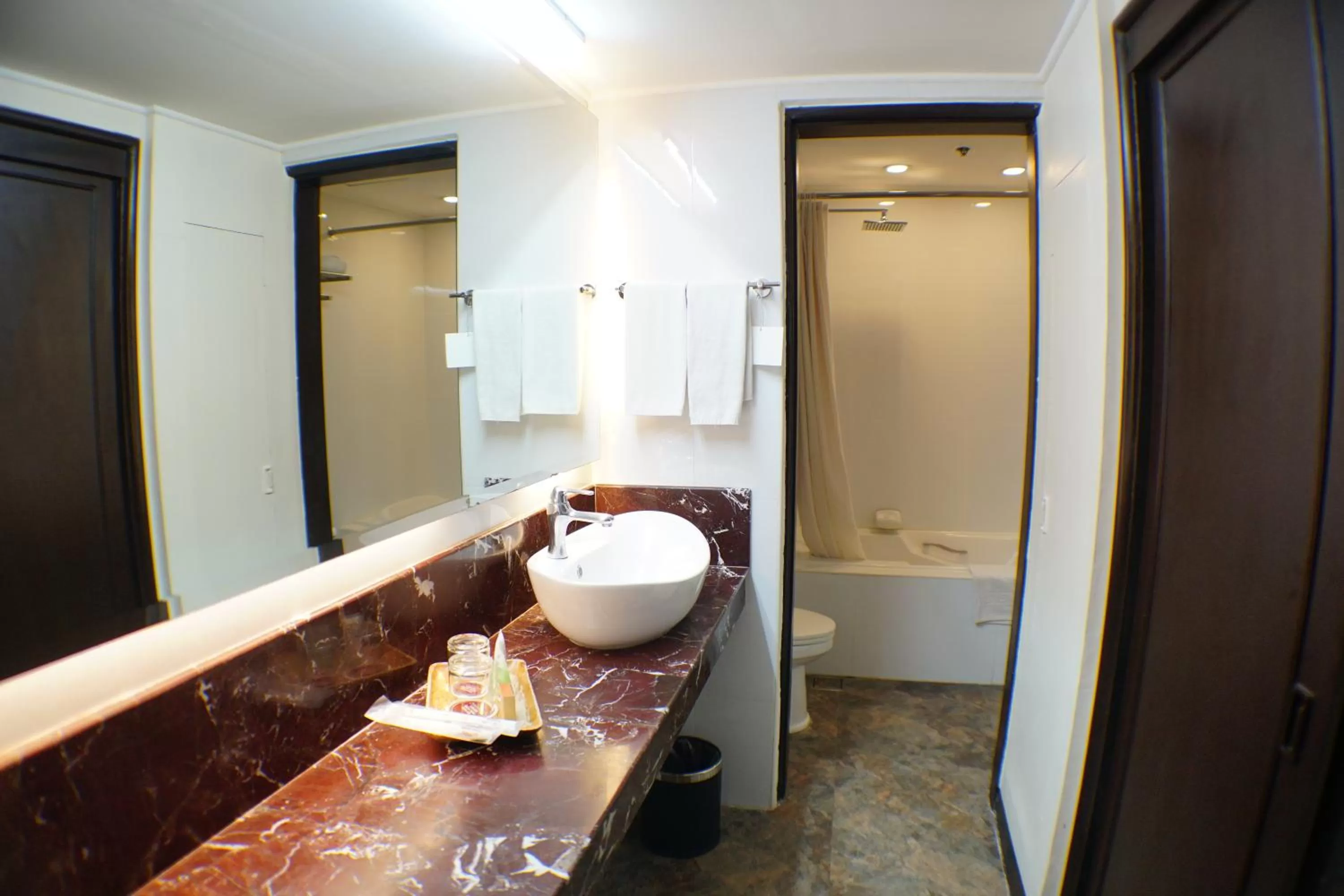 Bathroom in Bayview Park Hotel Manila