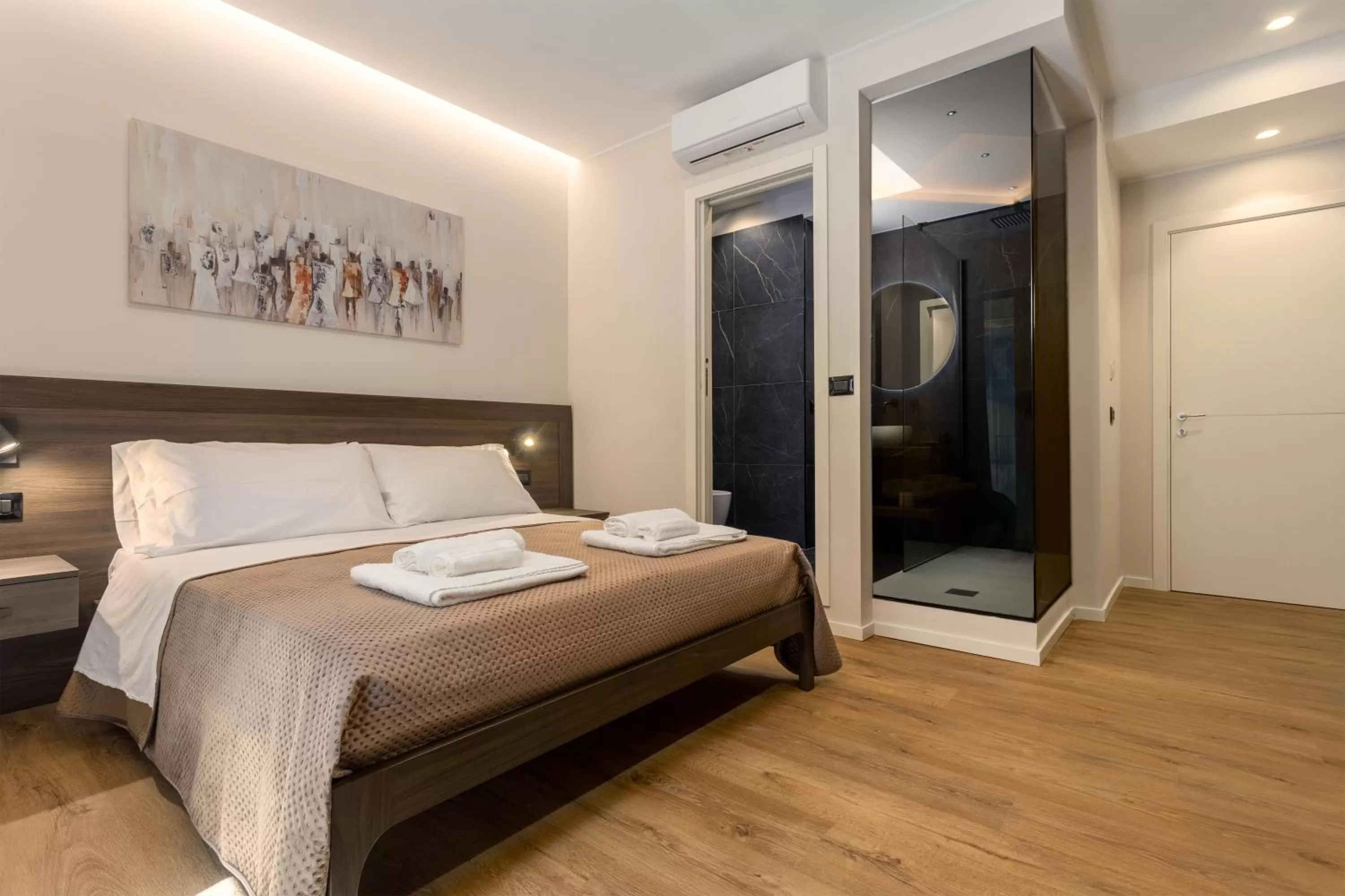 Bathroom, Bed in Quinto Stabile Rooms&Suite