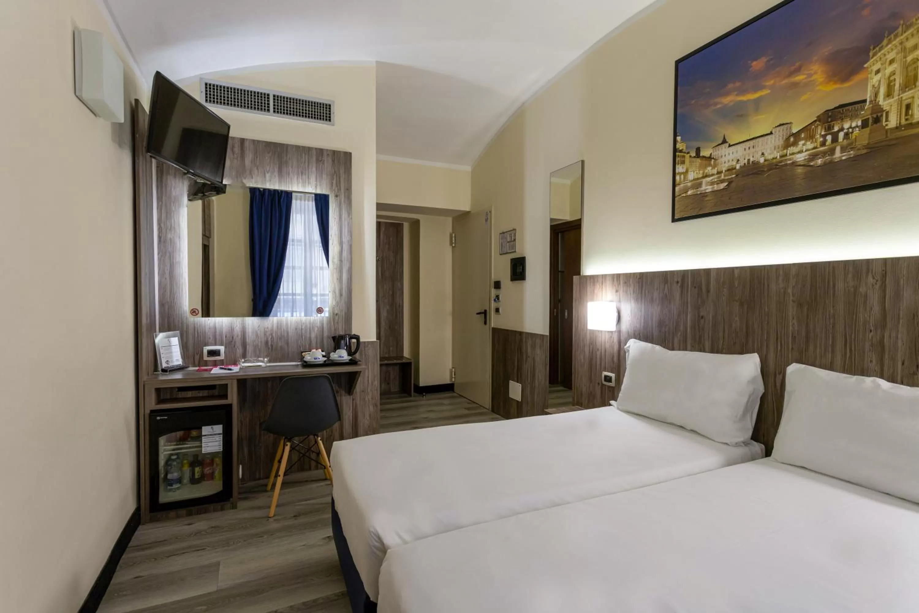 Photo of the whole room, Bed in Hotel Urbani