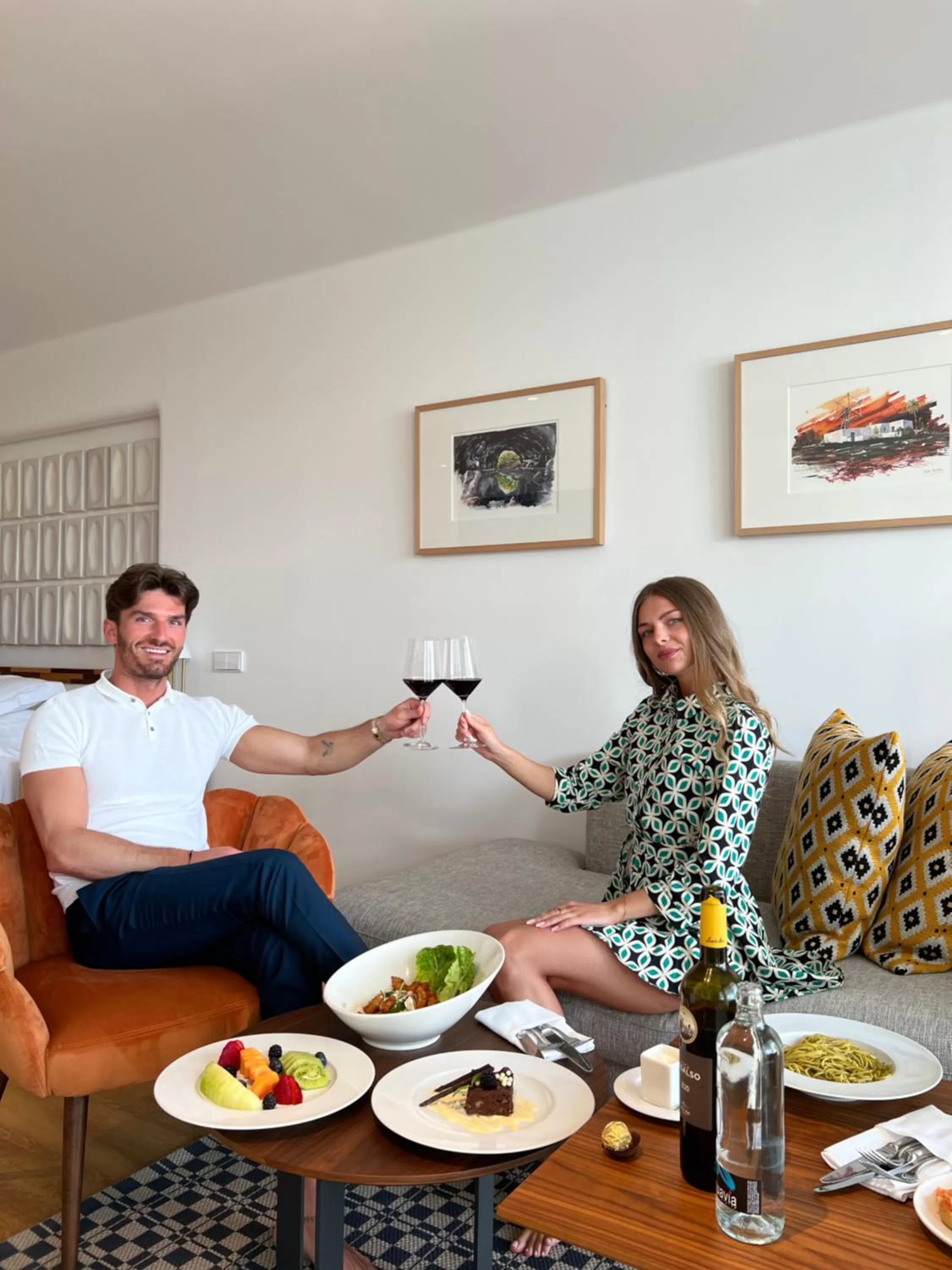 People in Hotel Fariones