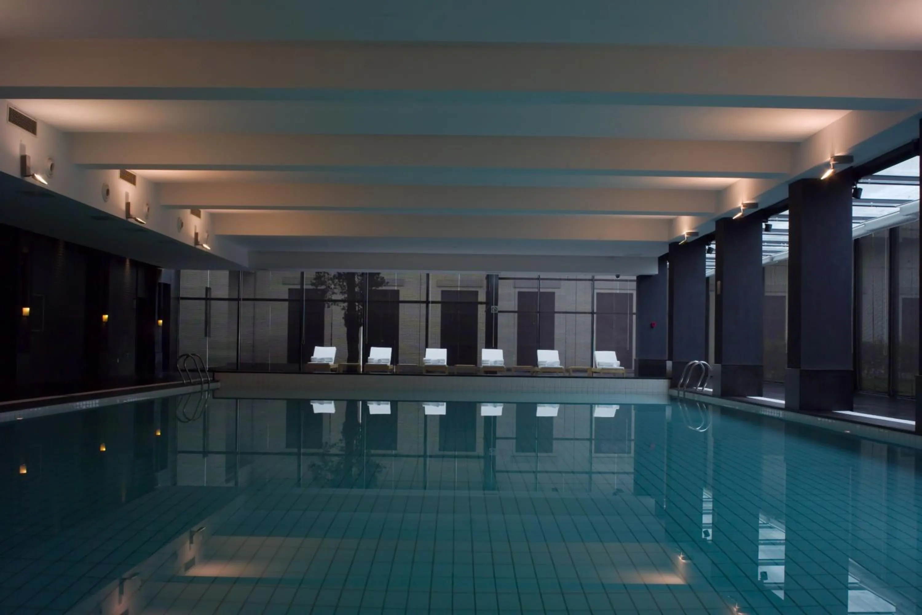 Swimming pool in Garden Hotel Suzhou