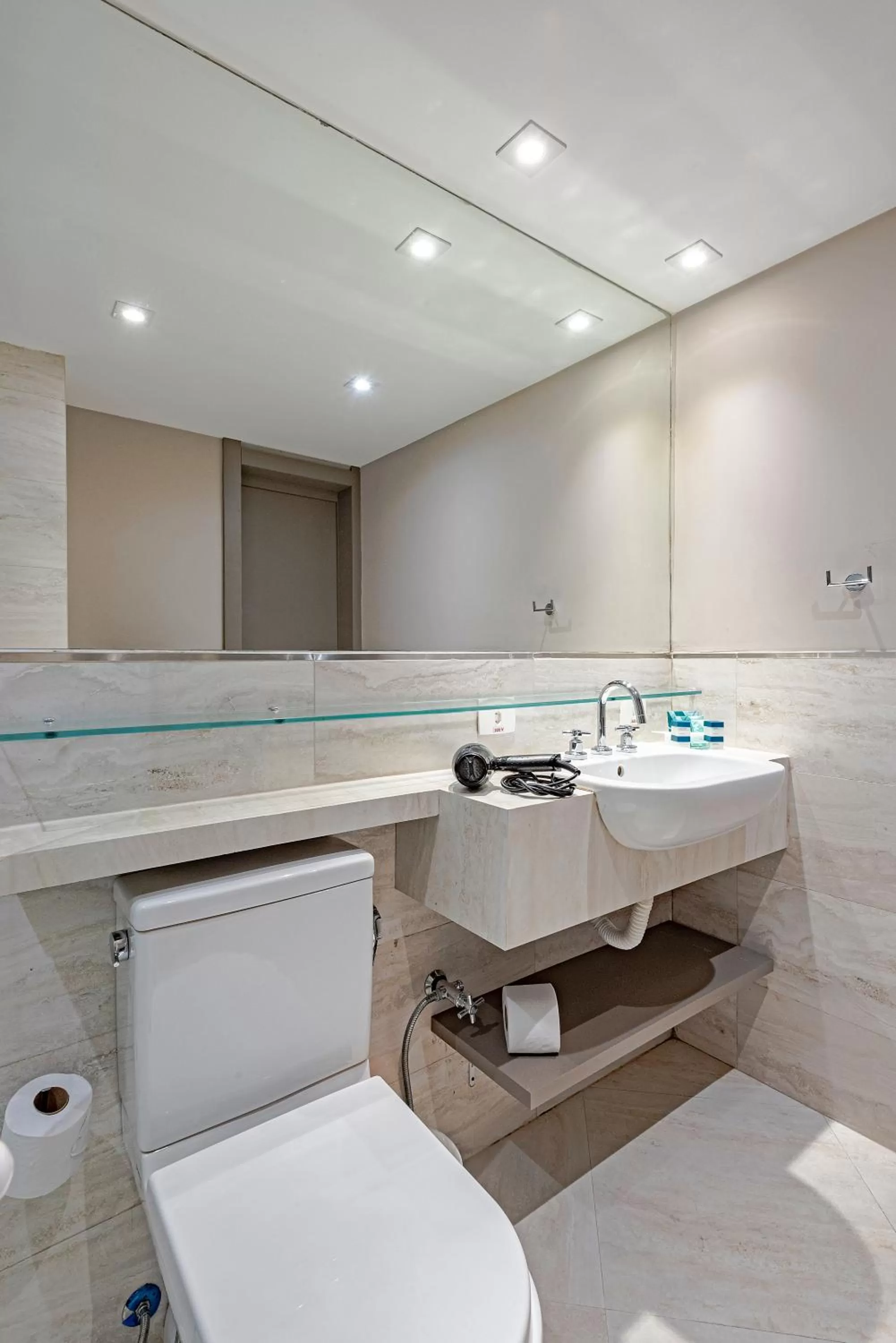 Bathroom in Slaviero Baia Norte Florianópolis