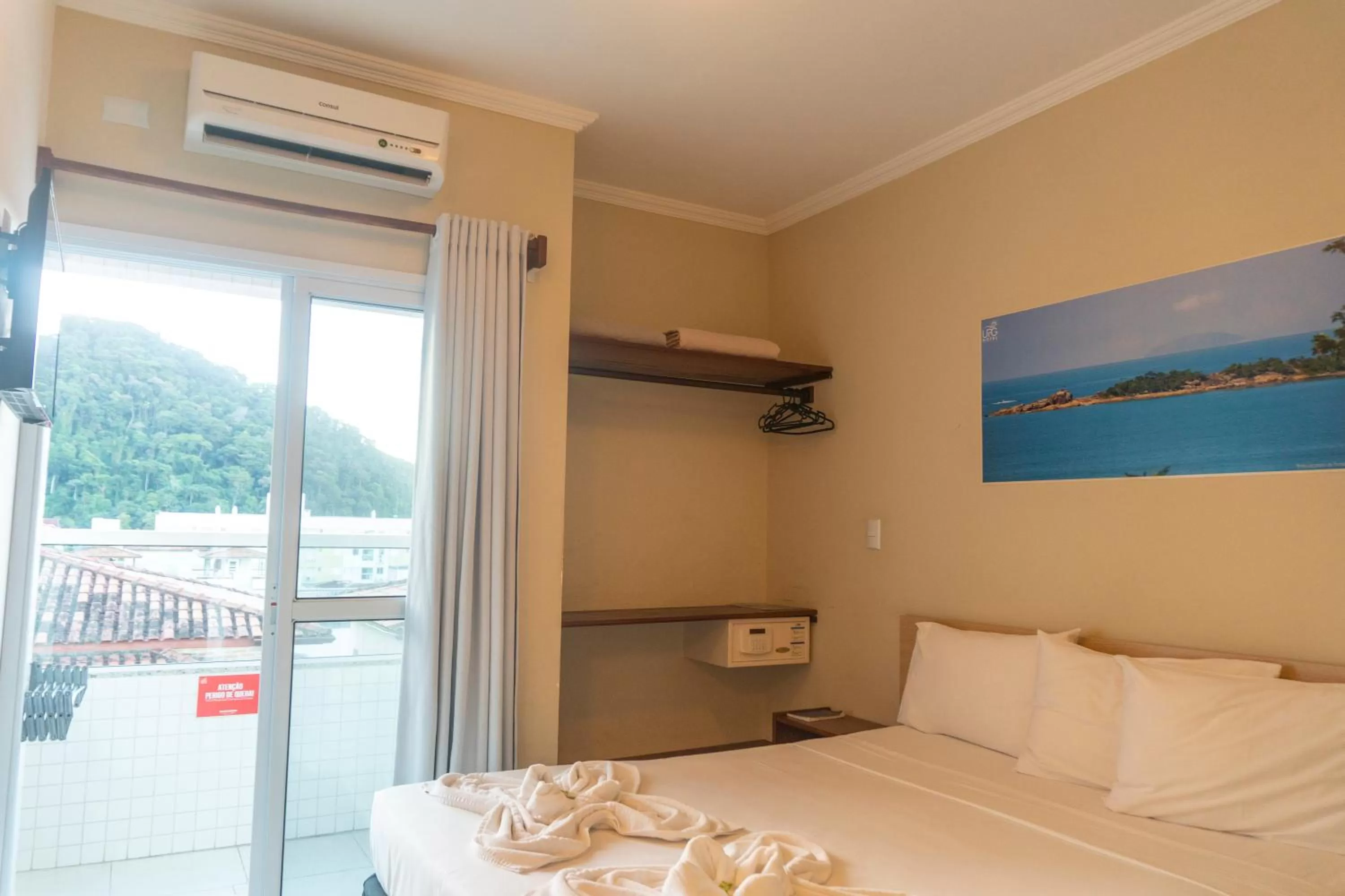 Bedroom, Bed in UPG Hotel