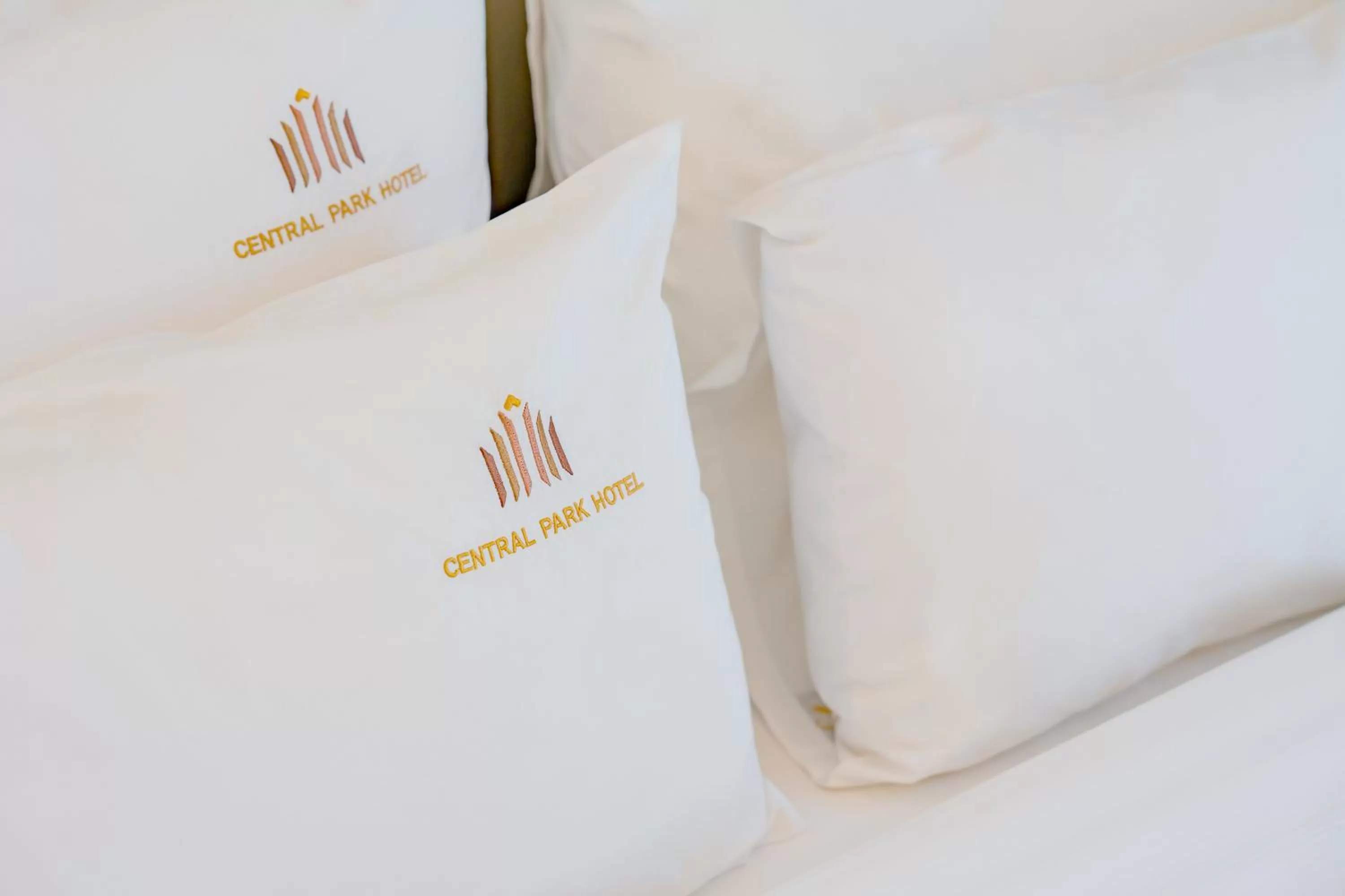 Bed in Central Park Hotel Busan