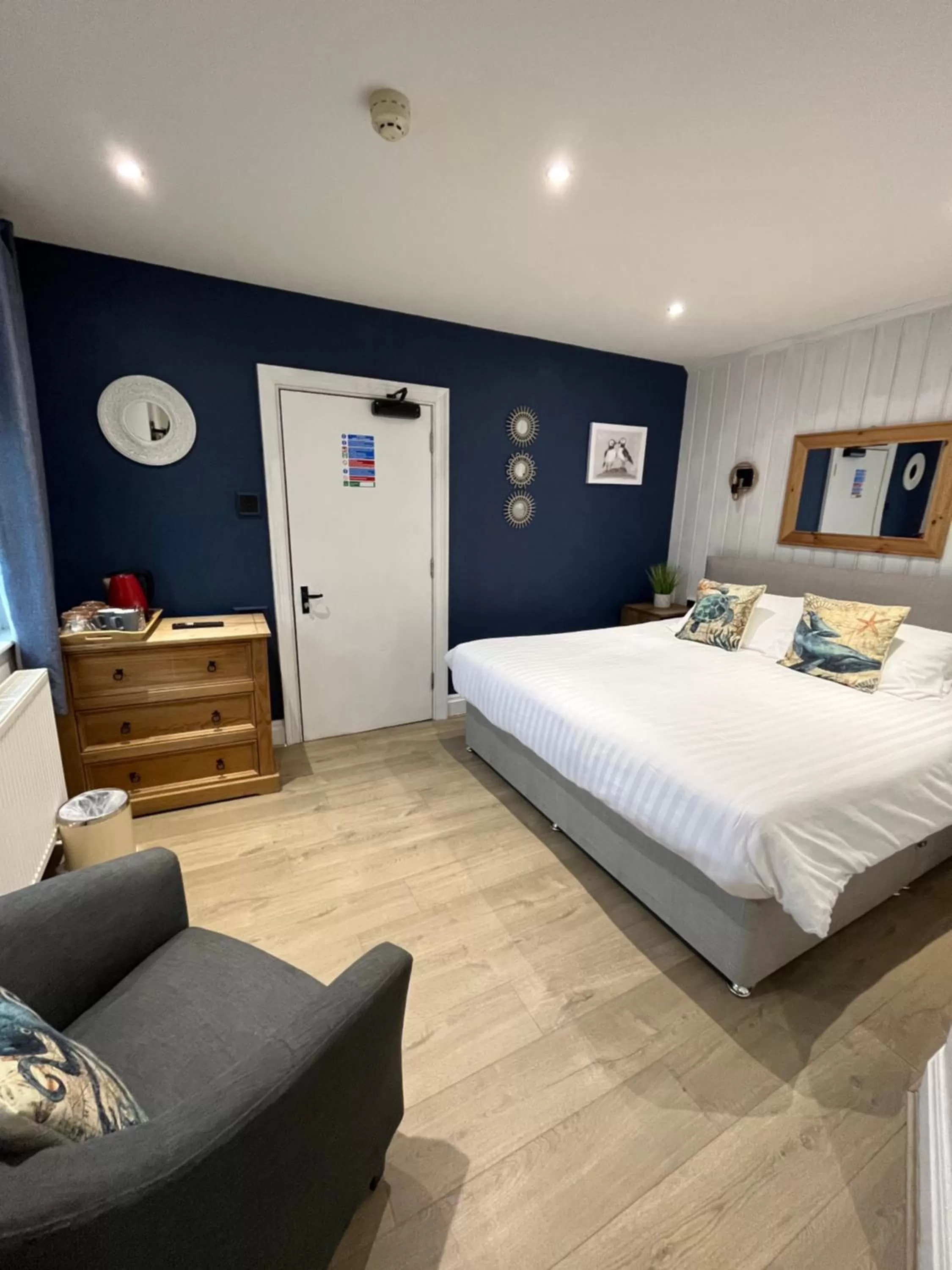 Bedroom, Bed in Gazelle Hotel