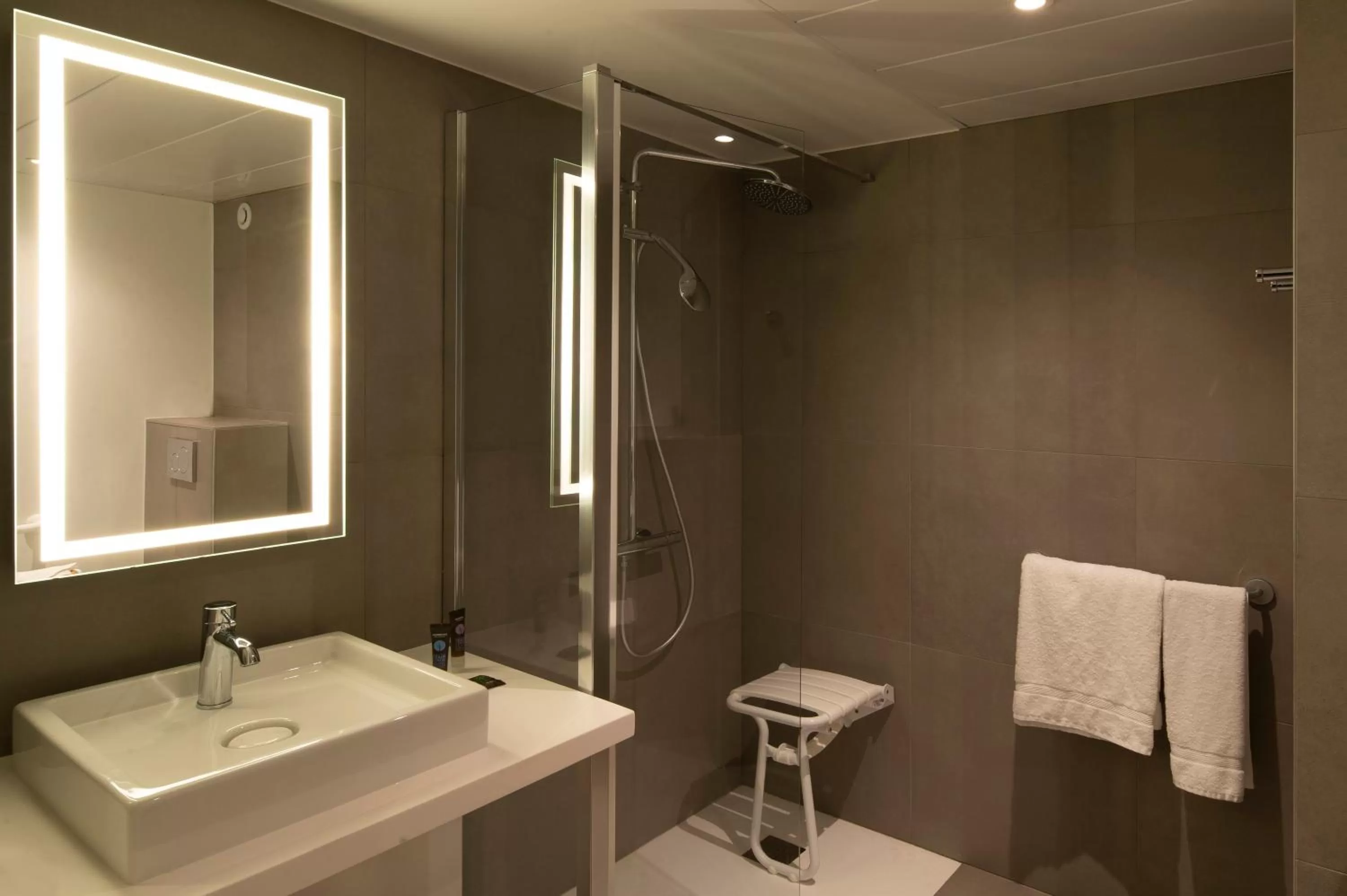 Bathroom in Novotel Metz Amnéville