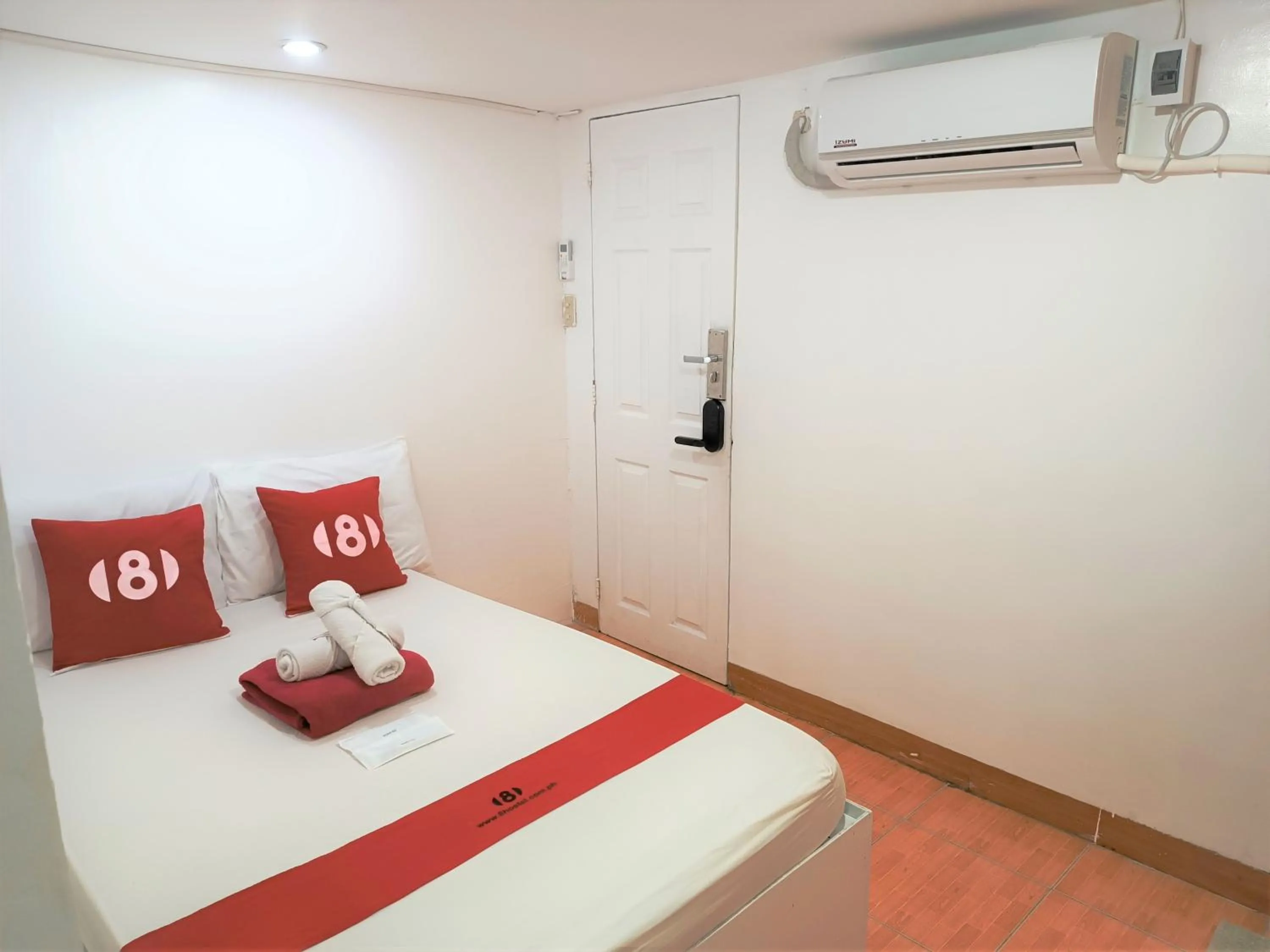 Shower, Bed in 8Hostel