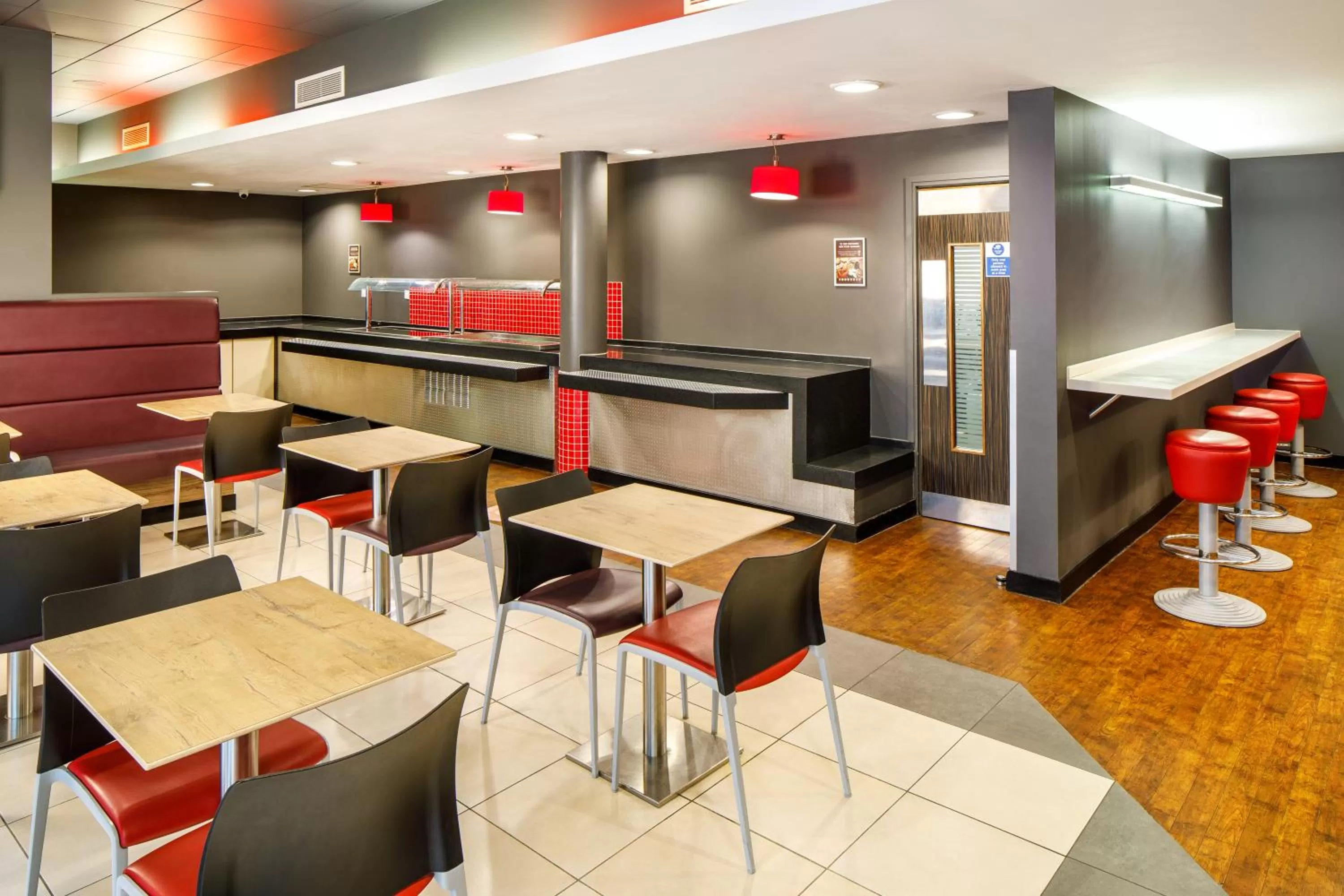 Restaurant/places to eat in ibis Nottingham Centre
