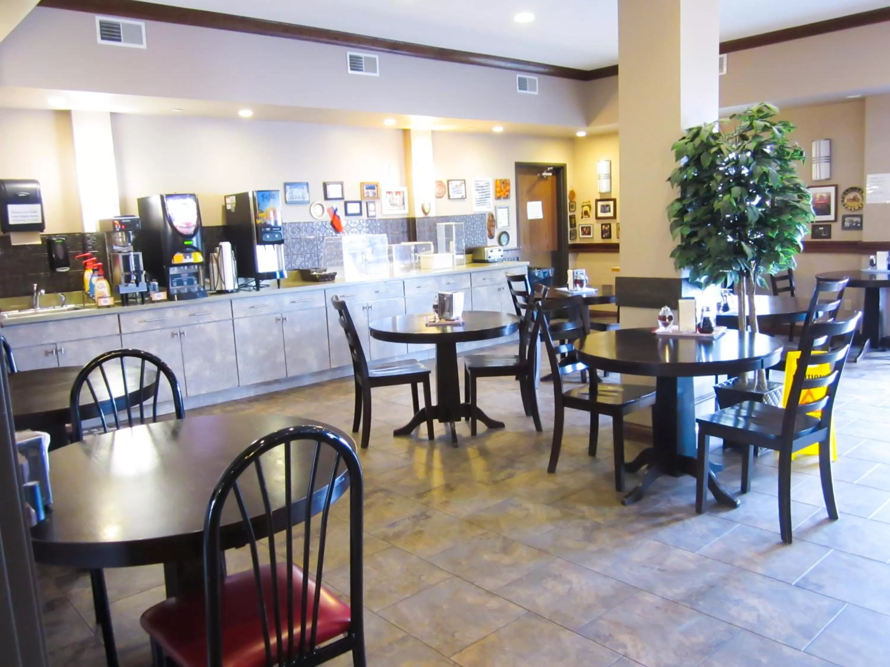 Food and drinks in Bell's Extended Stay and Suites