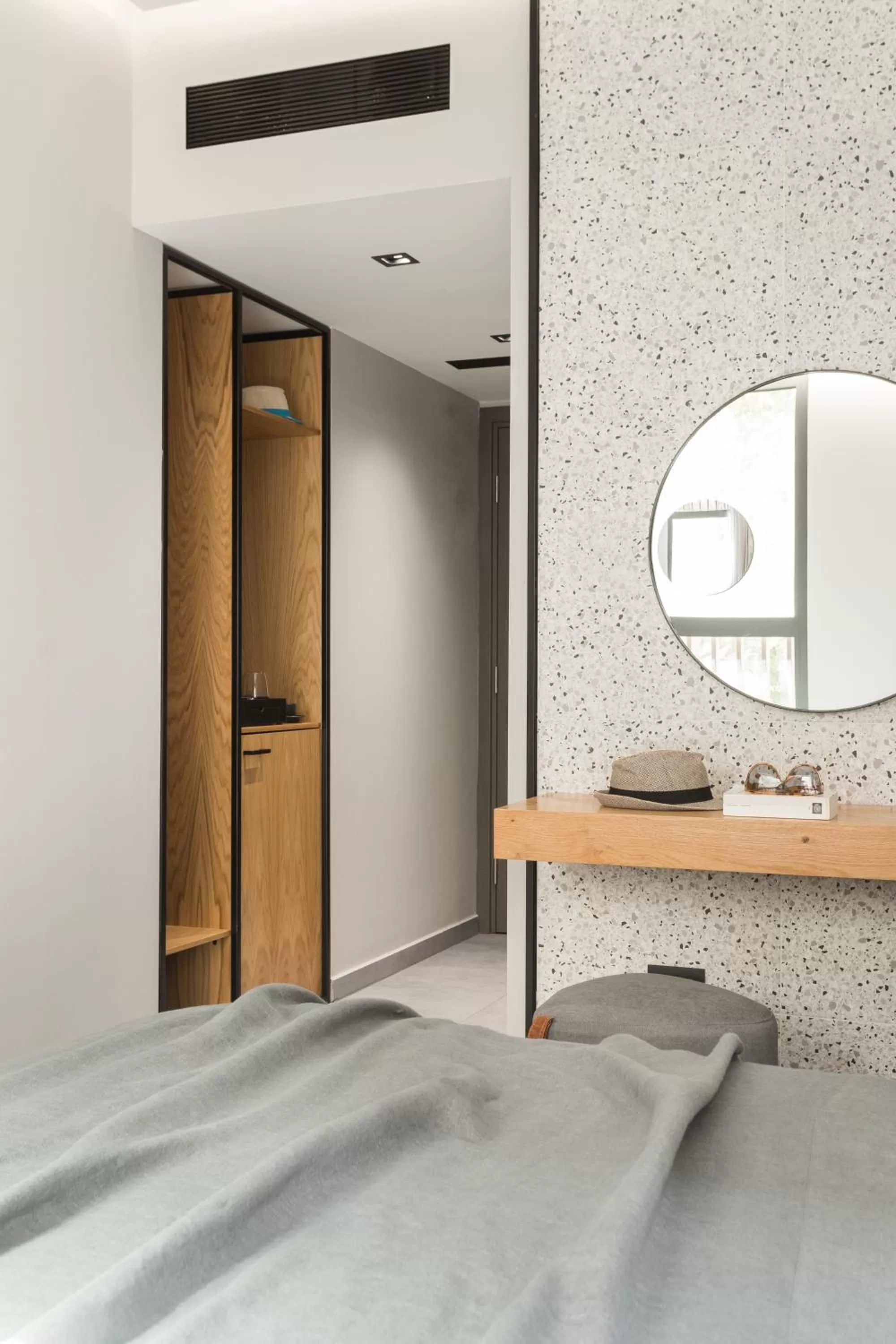 Coffee/tea facilities, Bed in 11 Enteka Acropolis Suites