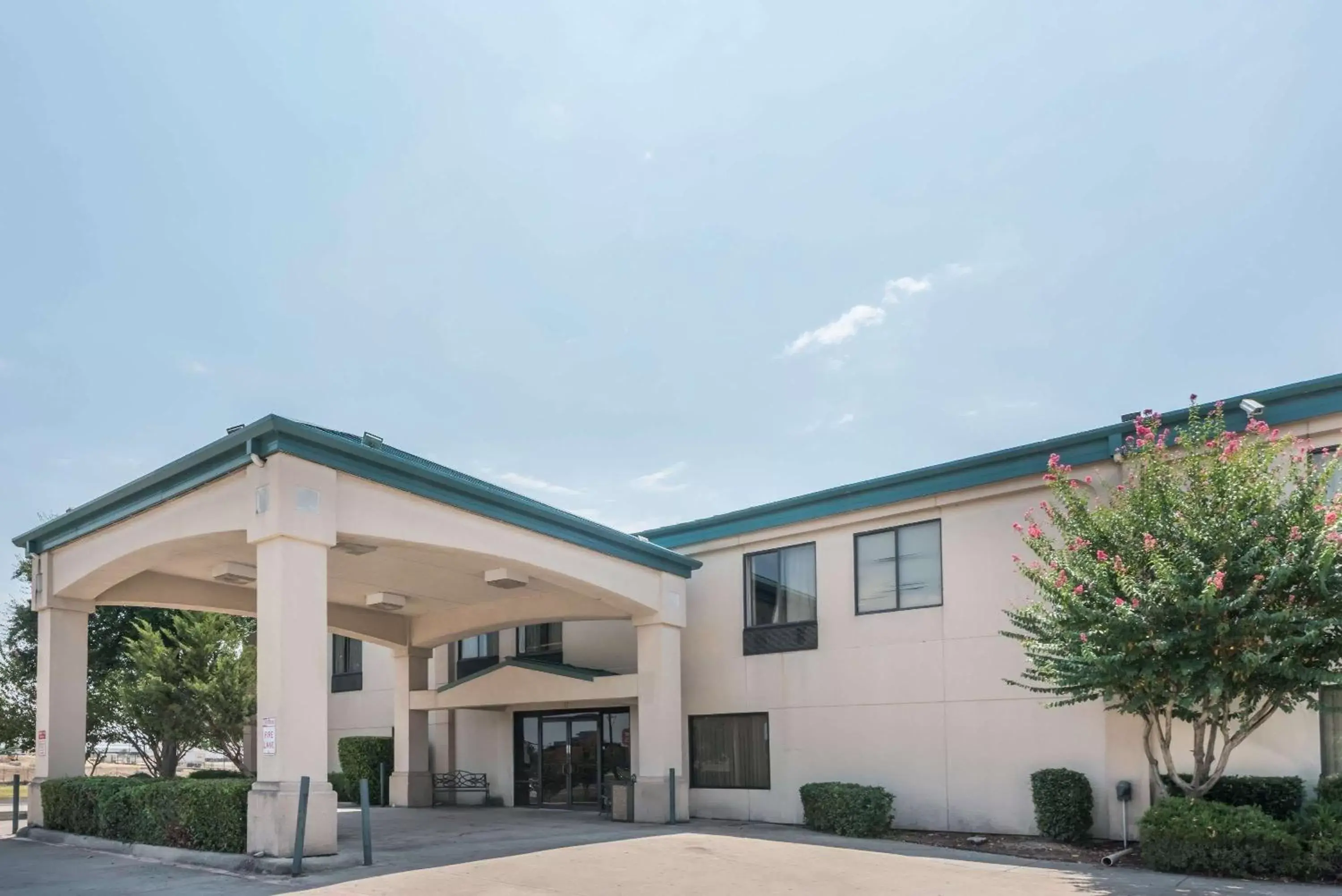 Super 8 by Wyndham Fort Worth Downtown South Super 8 by Wyndham Fort Worth Downtown South