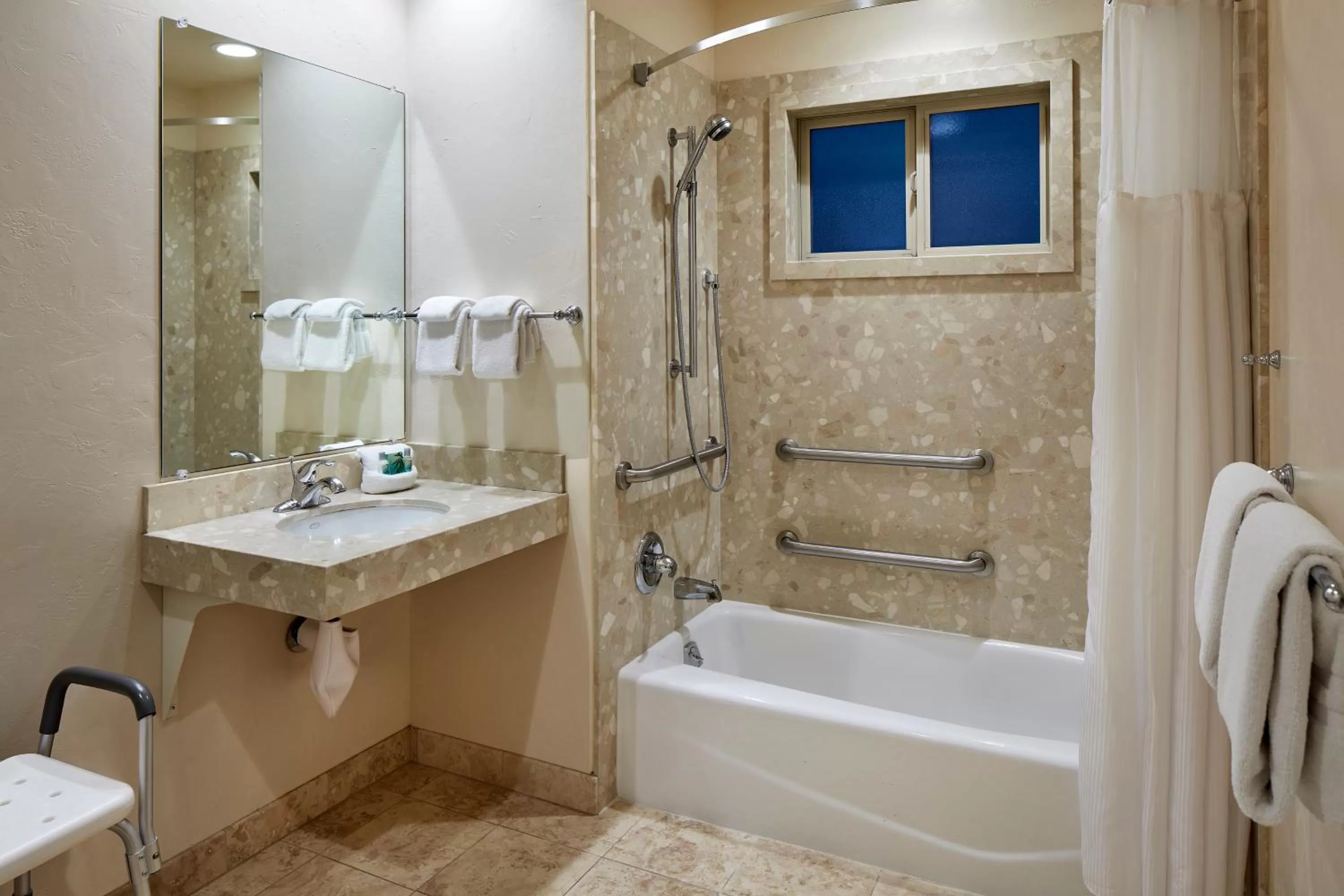  Standard Queen Room - Disability Access in Cavalier Oceanfront Resort