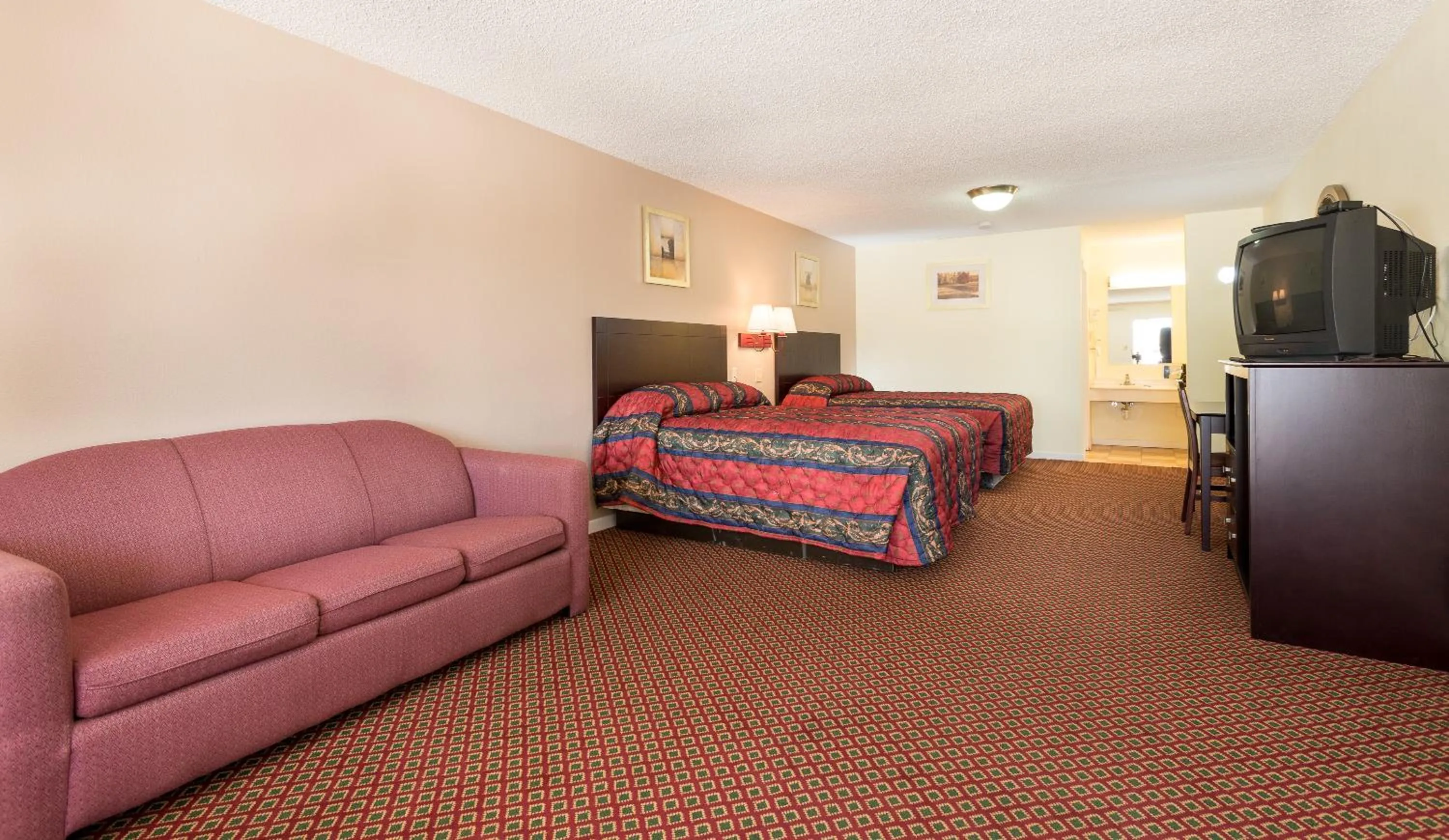 Bedroom, Bed in Royal Inn Abilene
