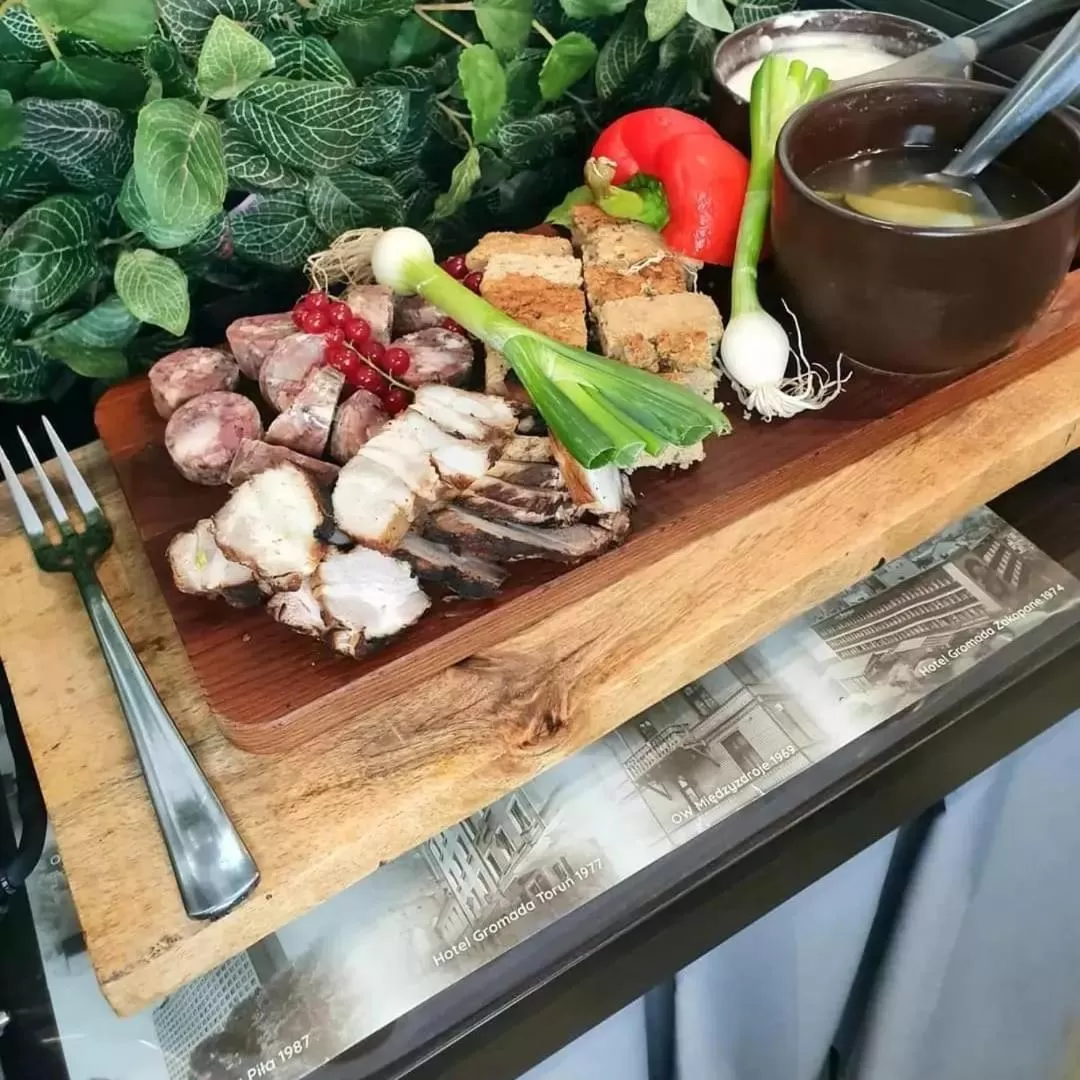 Restaurant/places to eat in Hotel Gromada Poznań