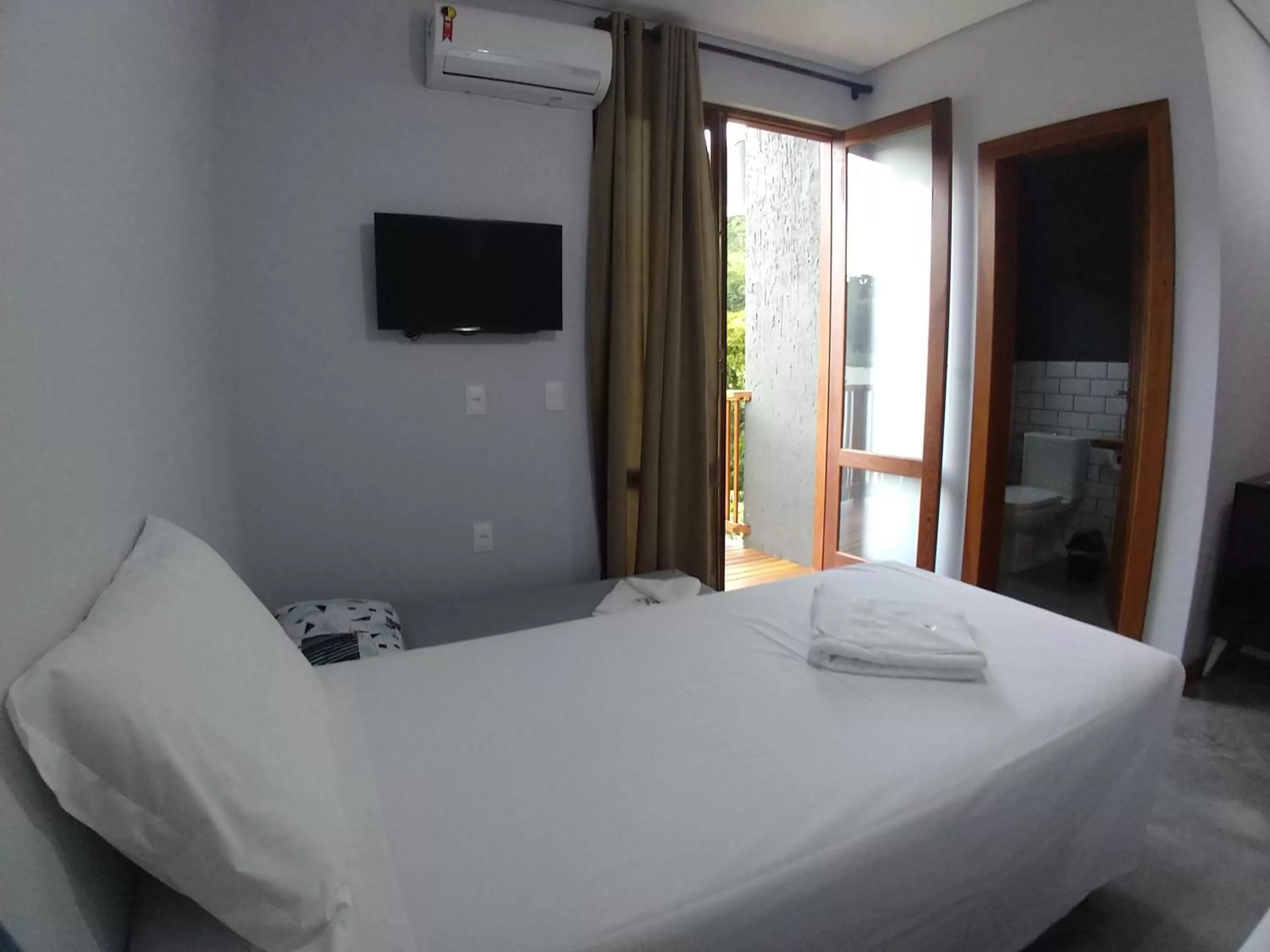 Photo of the whole room, Bed in Refúgio 755