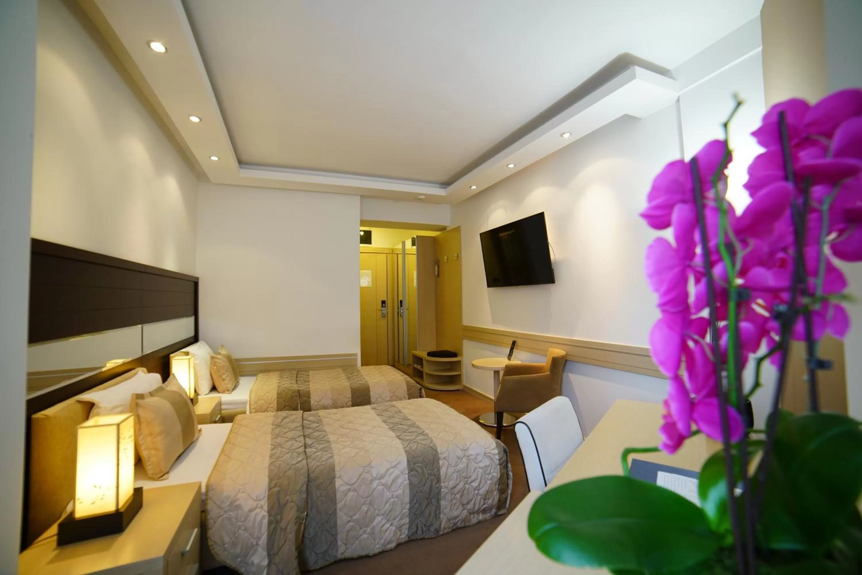 Photo of the whole room, Bed in Hotel Vojvodina