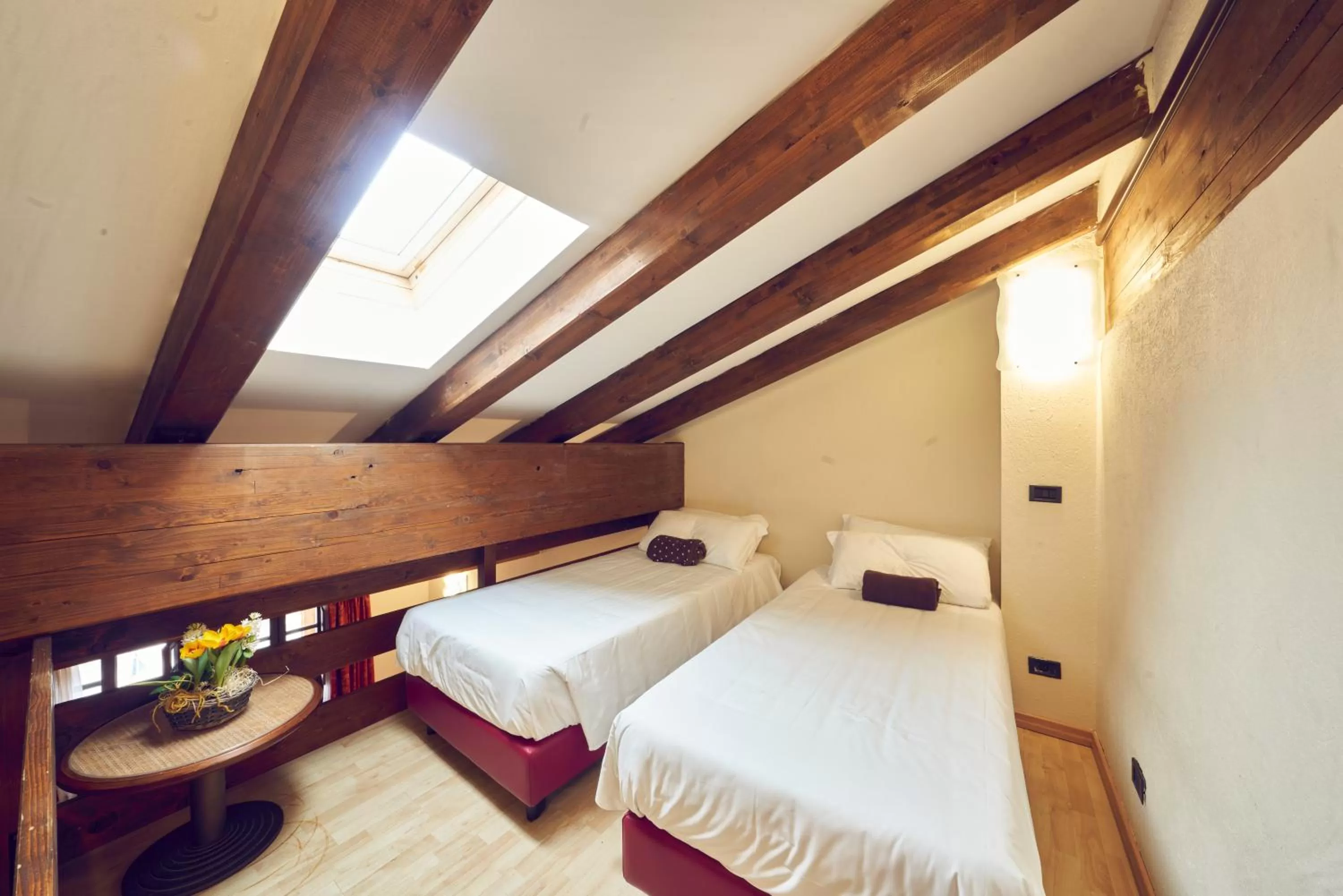 Bedroom, Bed in iH Hotels Courmayeur Mont Blanc