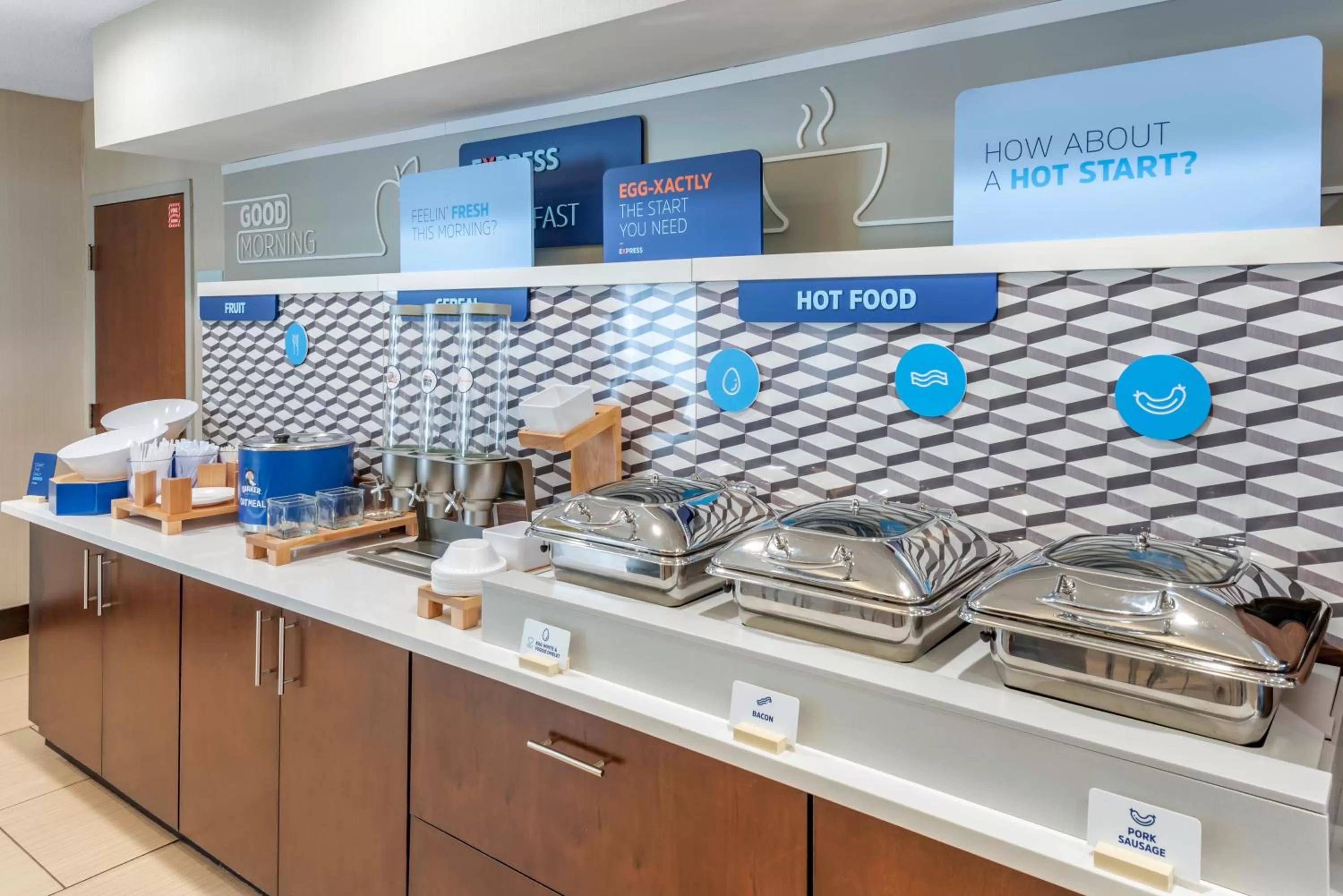 Restaurant/places to eat in Holiday Inn Express Hotel & Suites Cincinnati-Blue Ash by IHG