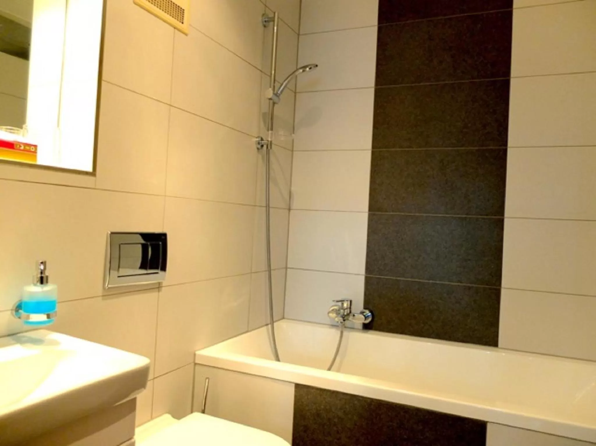 Bathroom in Hotel am Schelztor