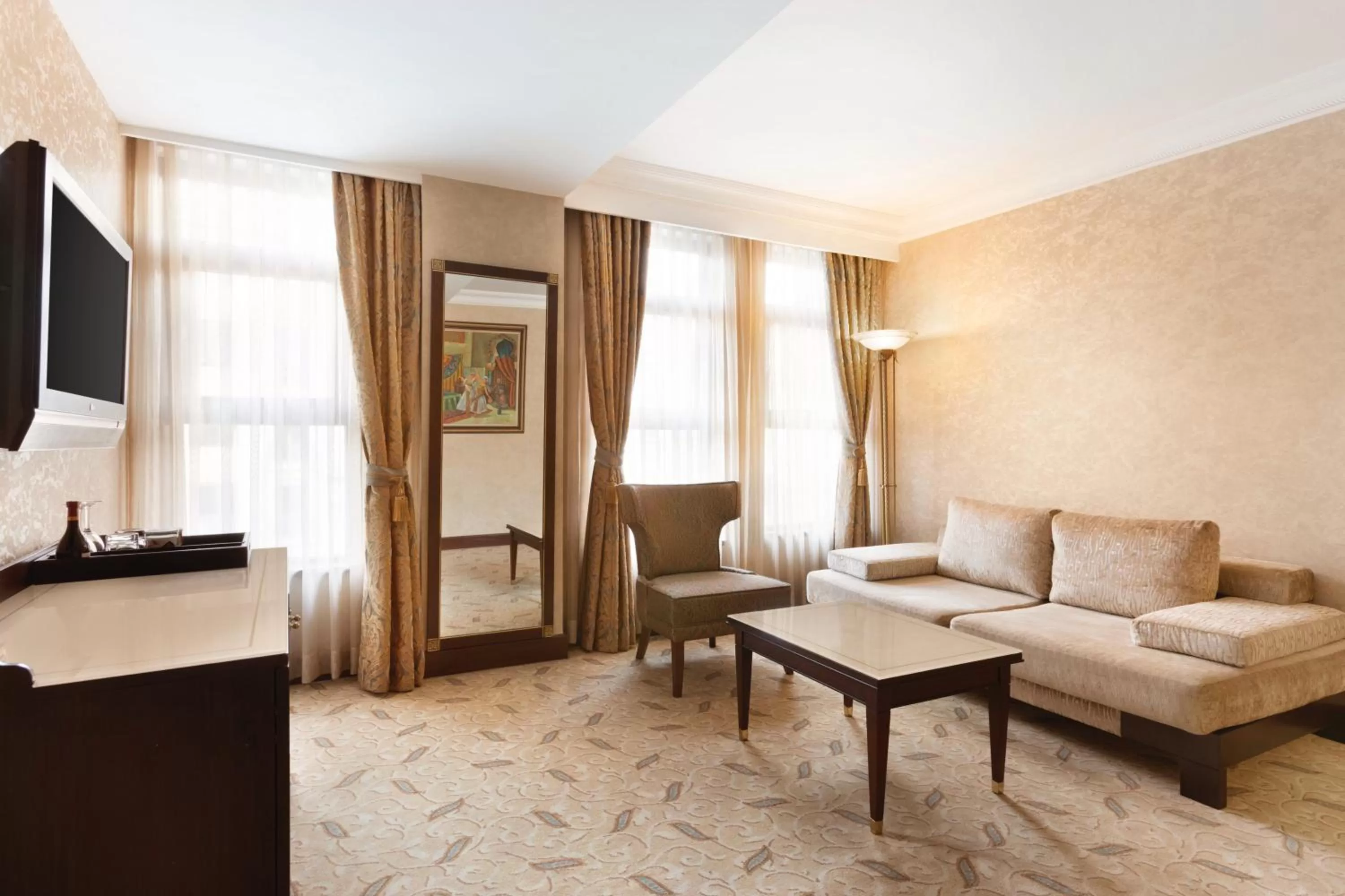 Bedroom, Bed in Crowne Plaza Istanbul - Old City by IHG