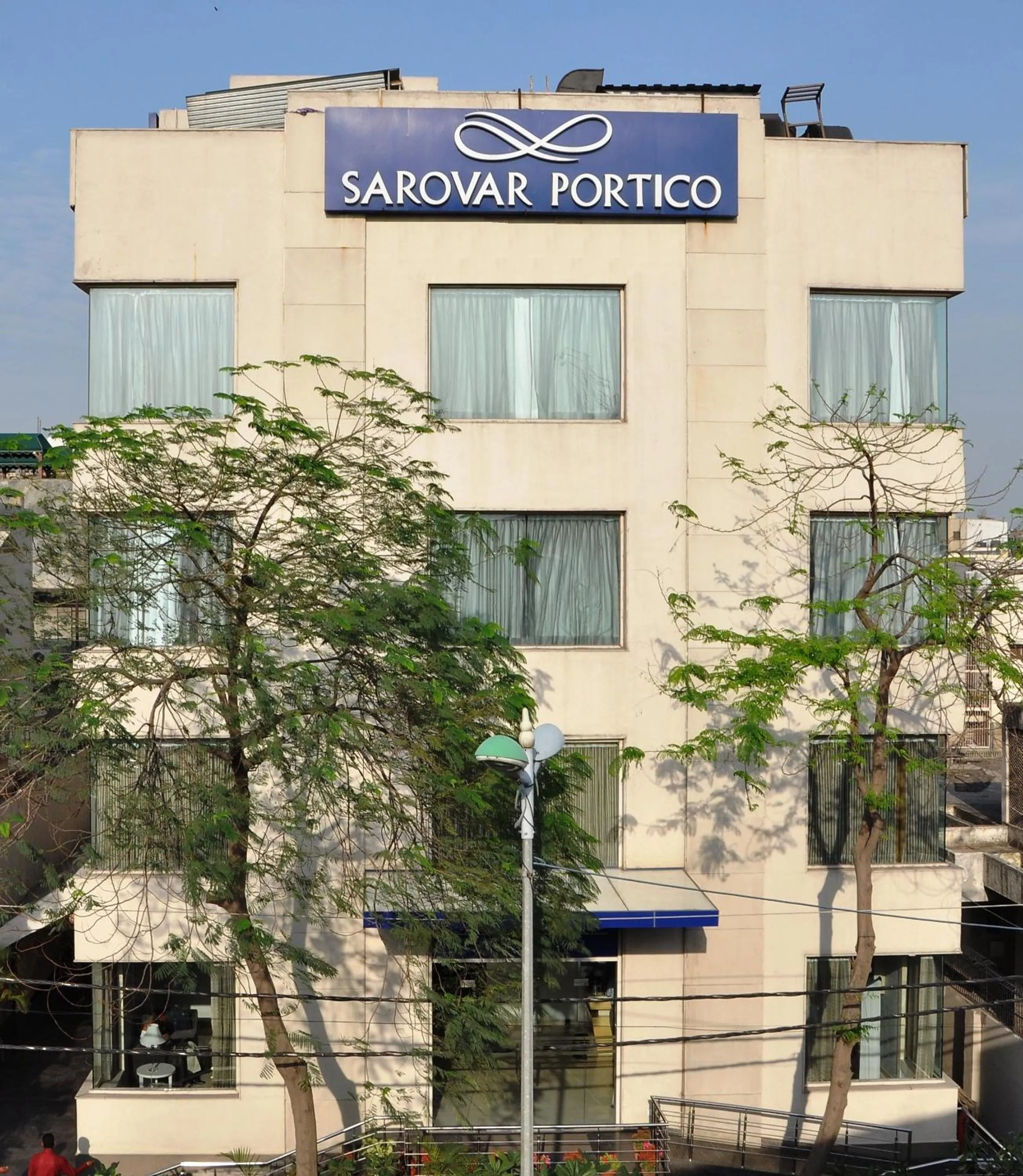 Facade/entrance in Sarovar Portico Naraina, Hotel