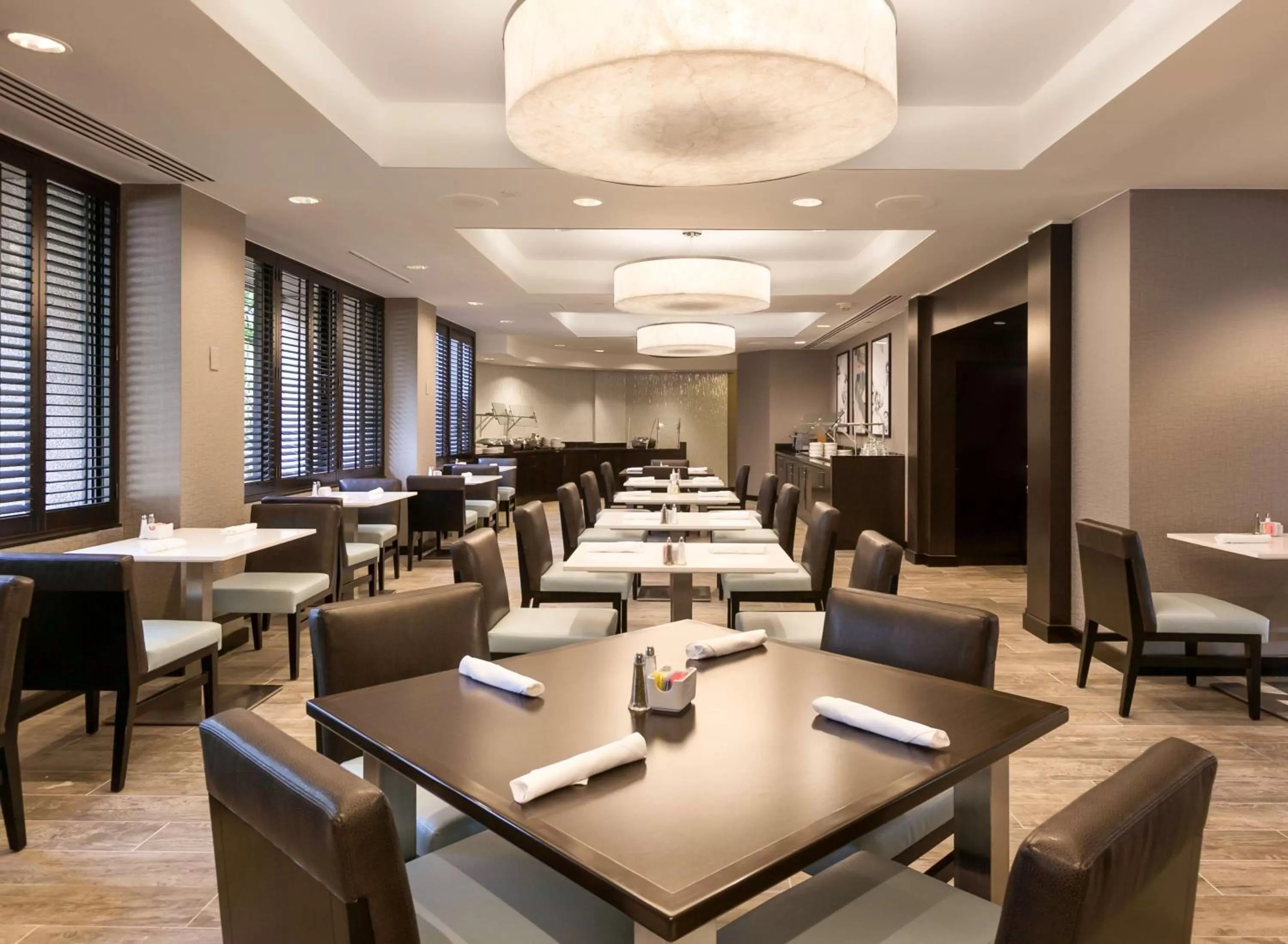 Restaurant/places to eat in DoubleTree by Hilton Hotel & Suites Houston by the Galleria