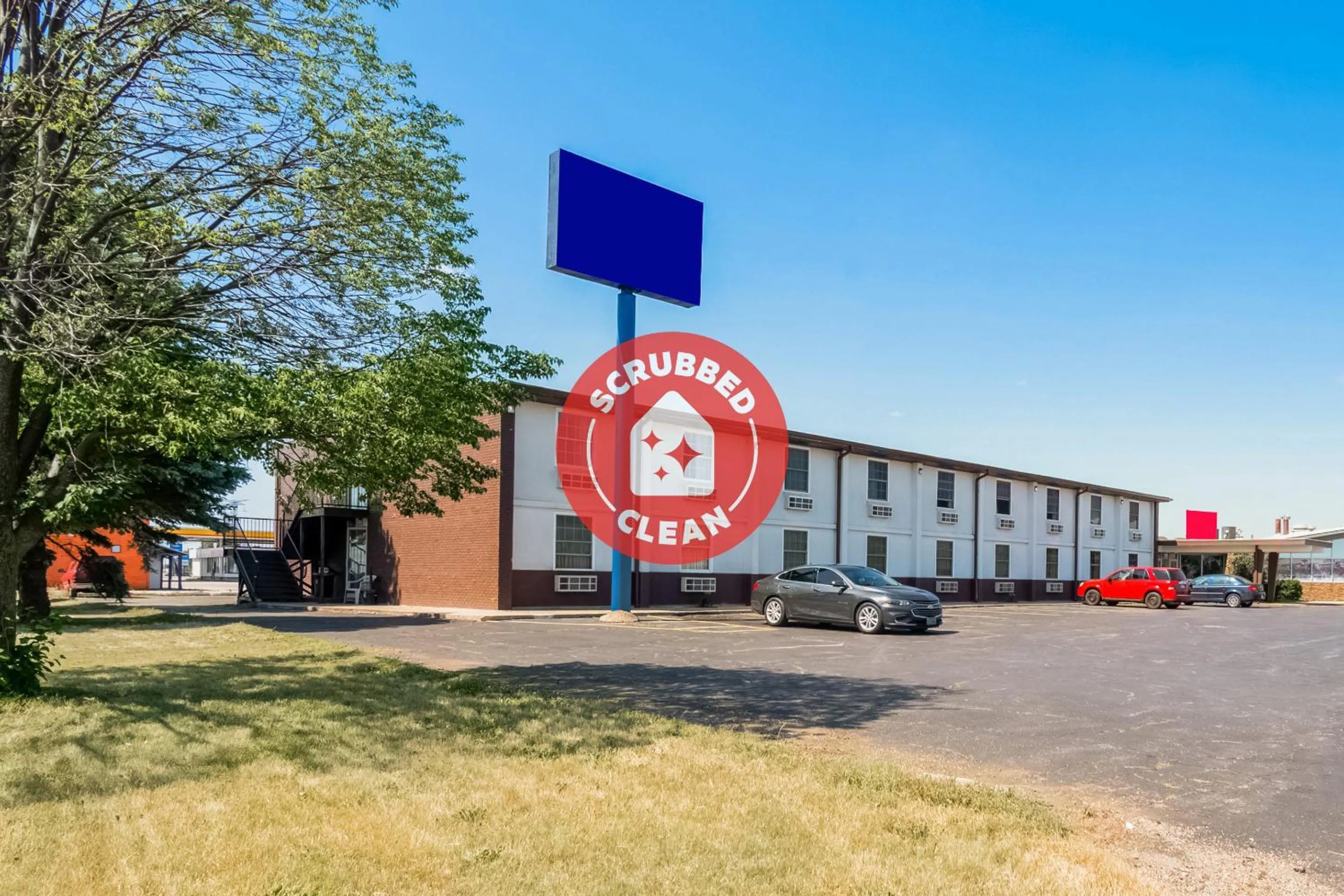 Facade/entrance in OYO Hotel Morton East Peoria I-74