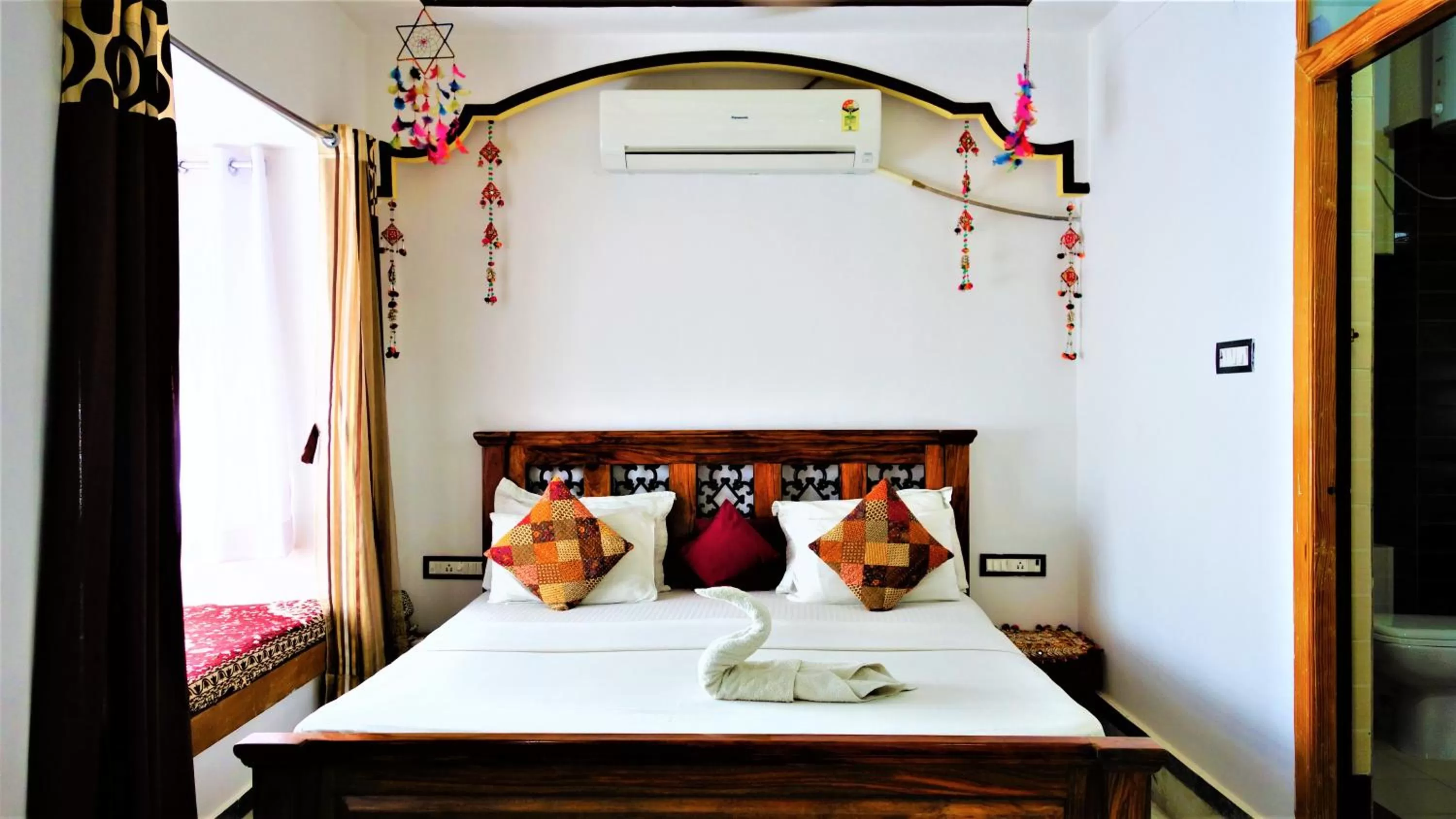 Bed in The Wanderlust Guest House & Safari