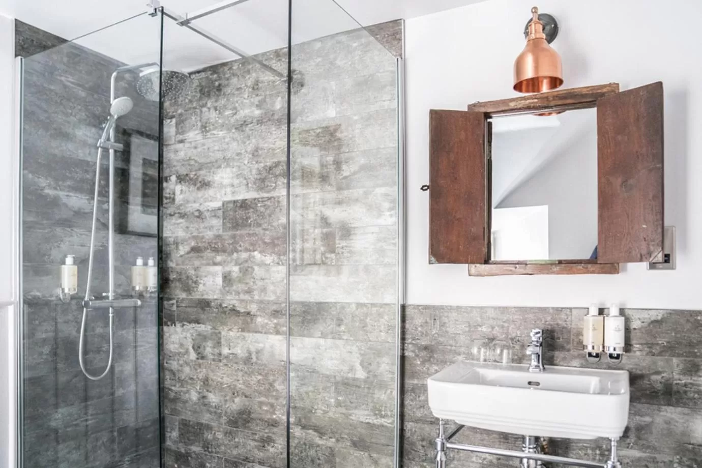 Shower in The Beaumont Hexham