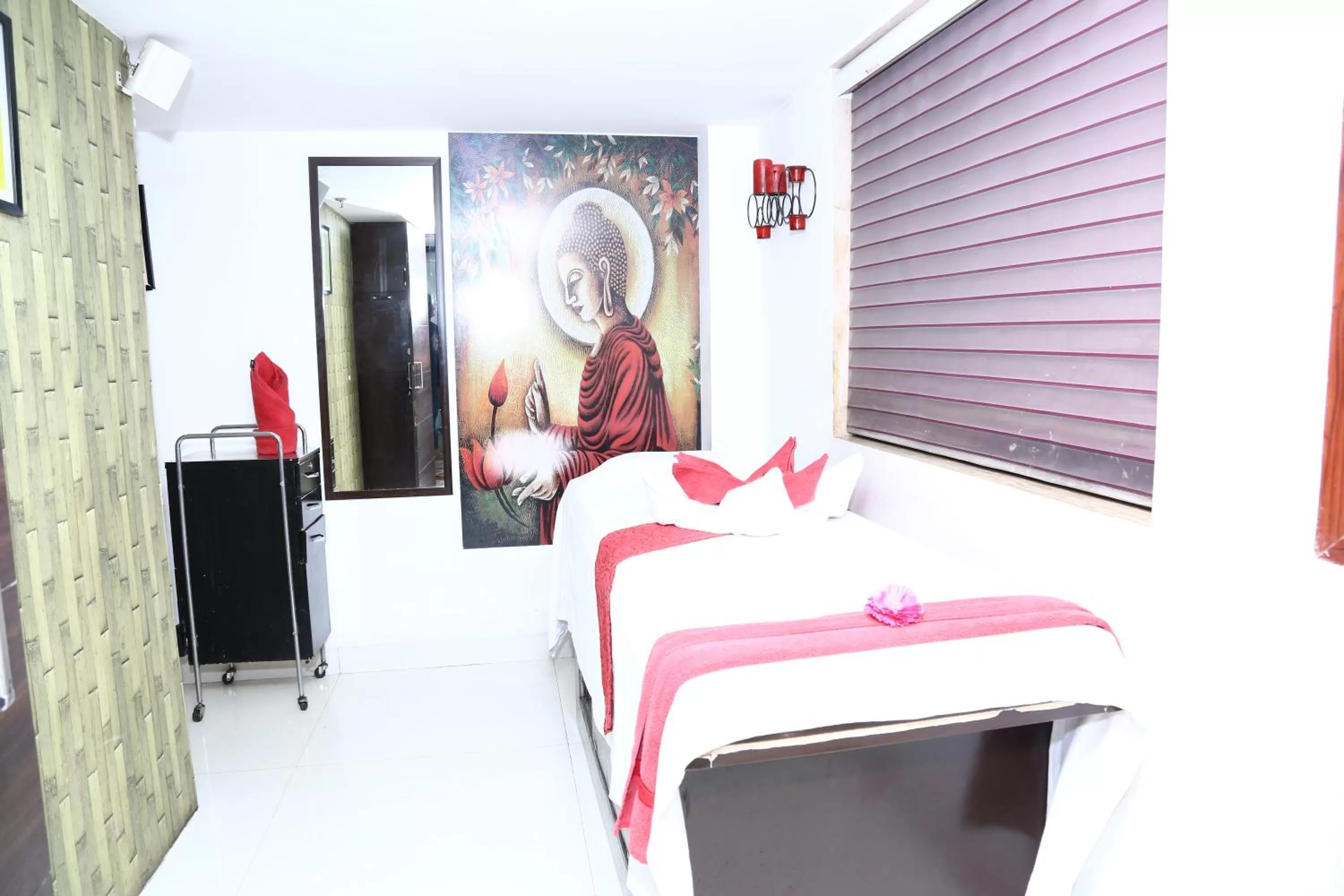 Spa and wellness centre/facilities, Bed in Hotel Rajshree & Spa