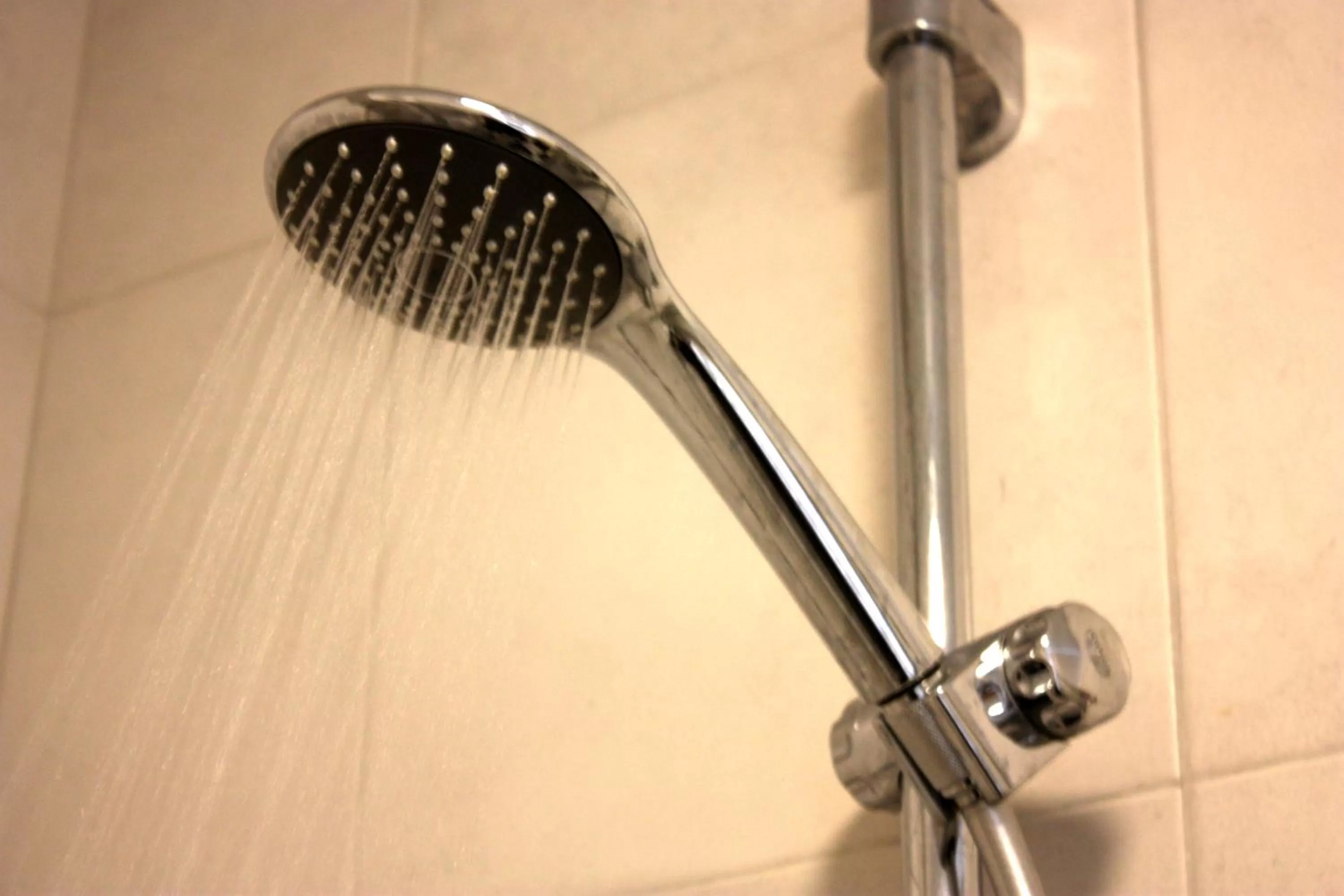 Shower in Hotel De Hoefpoort