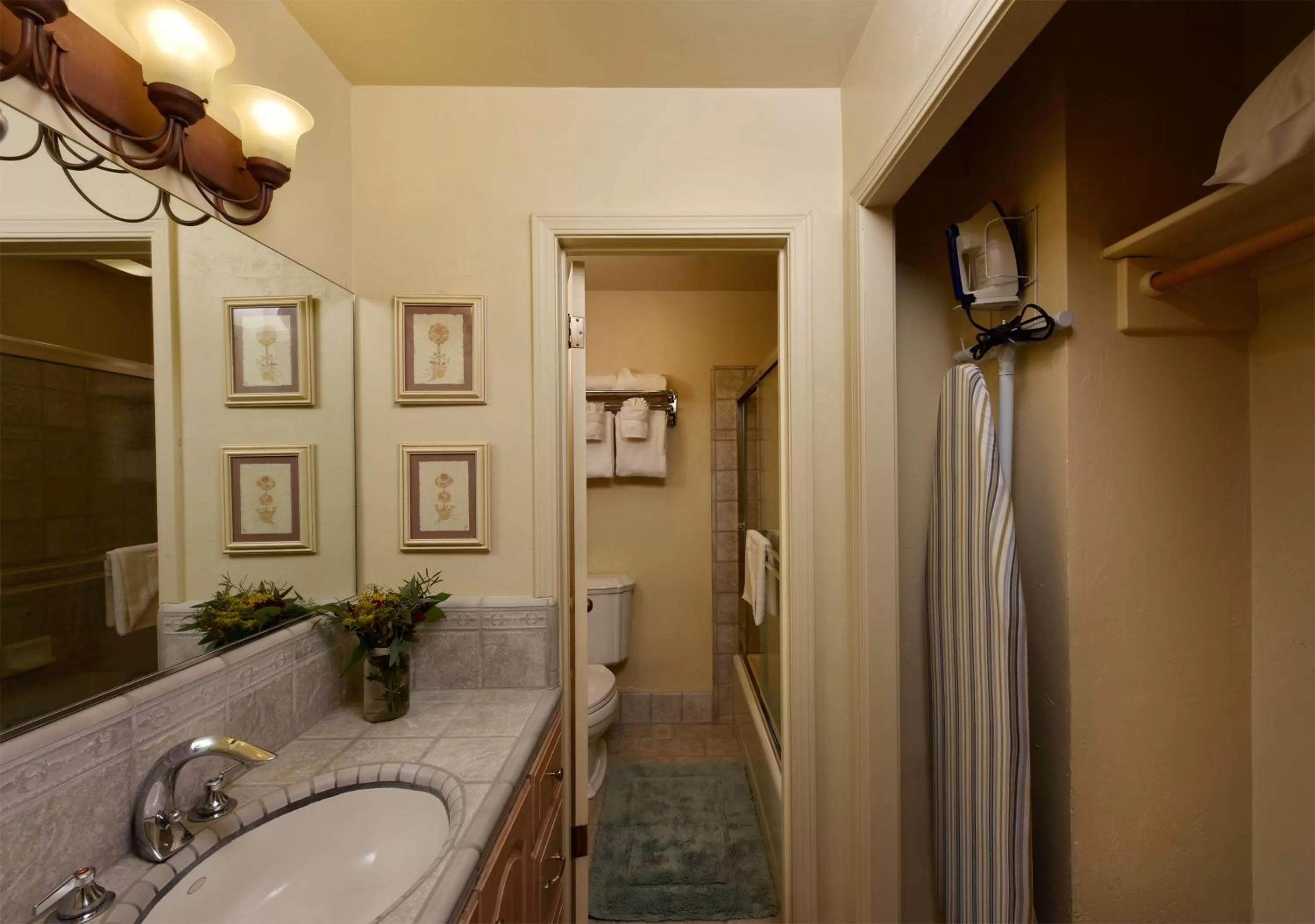 Bathroom in Horizon Inn & Ocean View Lodge