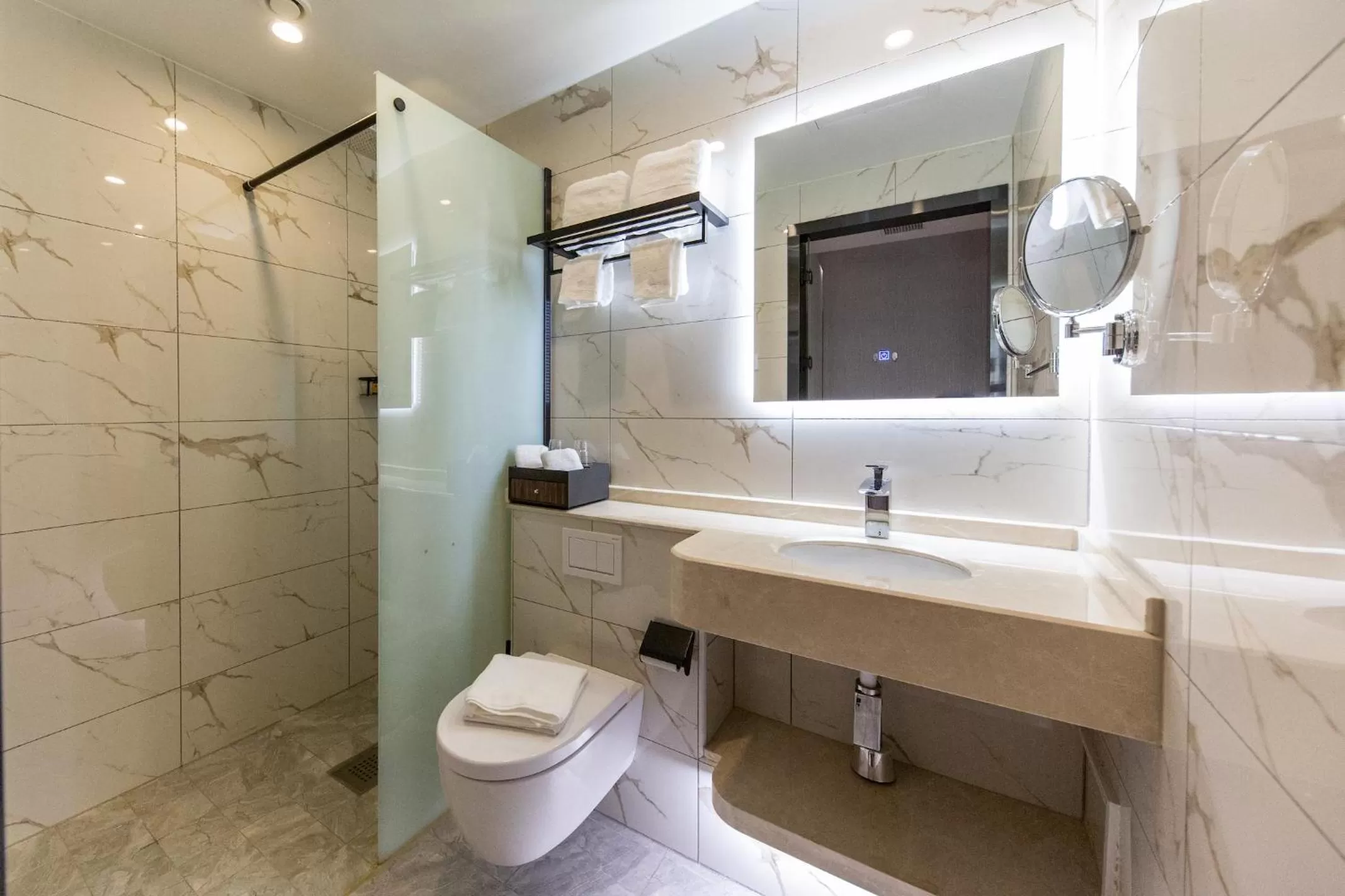 Shower in Livington Hotel