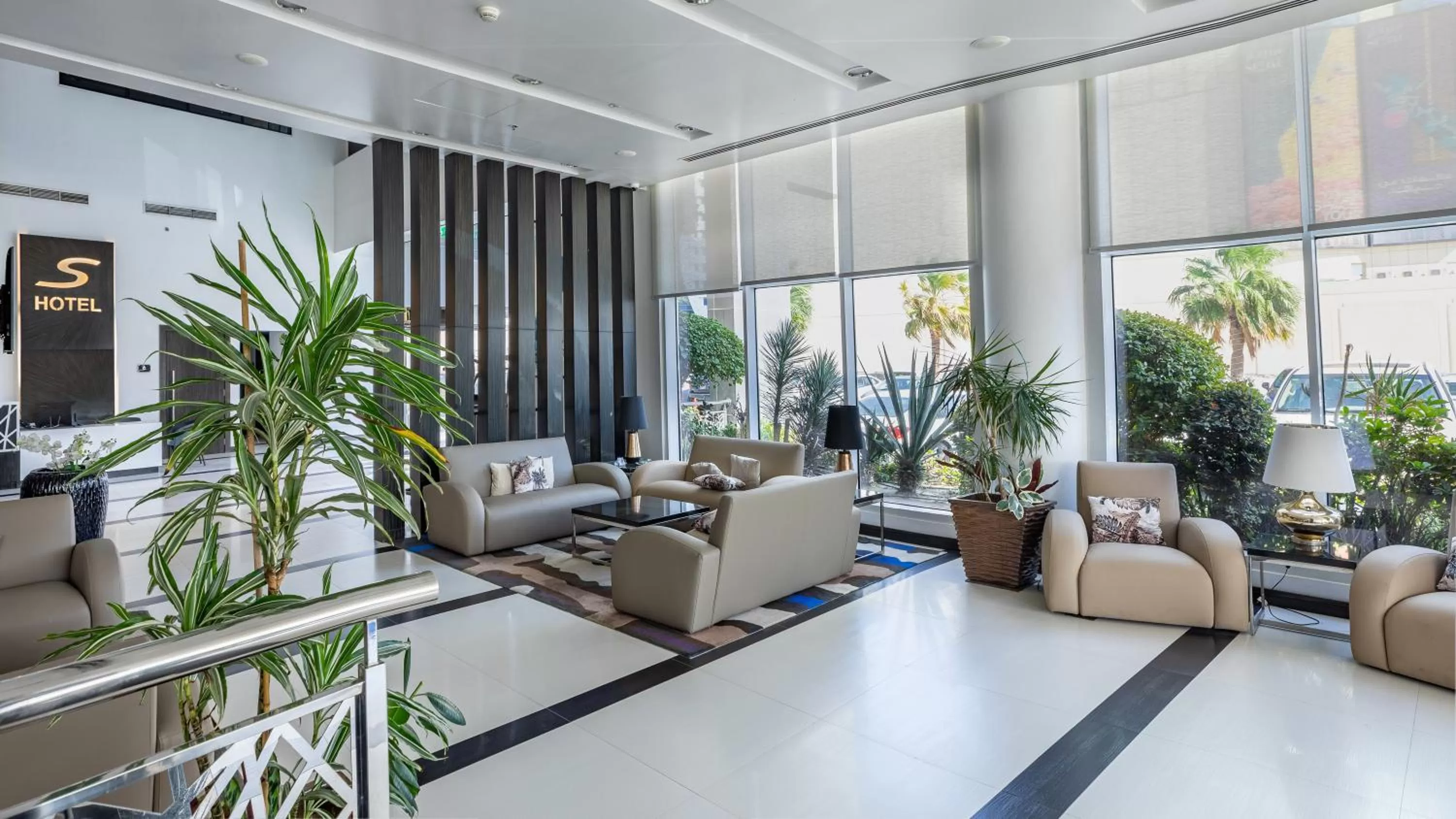 Lobby or reception in S Hotel Bahrain