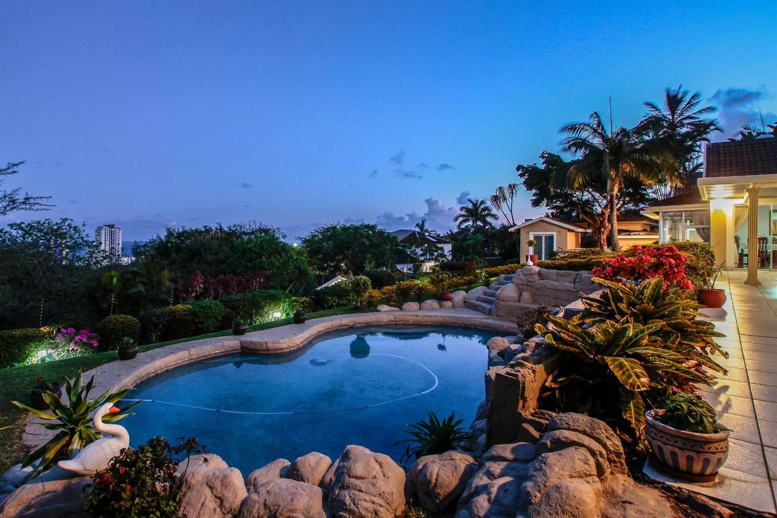 Swimming Pool in Addis Bed and Breakfast
