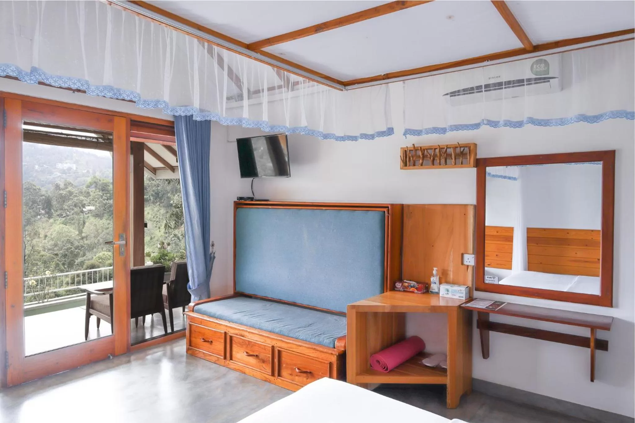 Bedroom, Bunk Bed in The One Ella