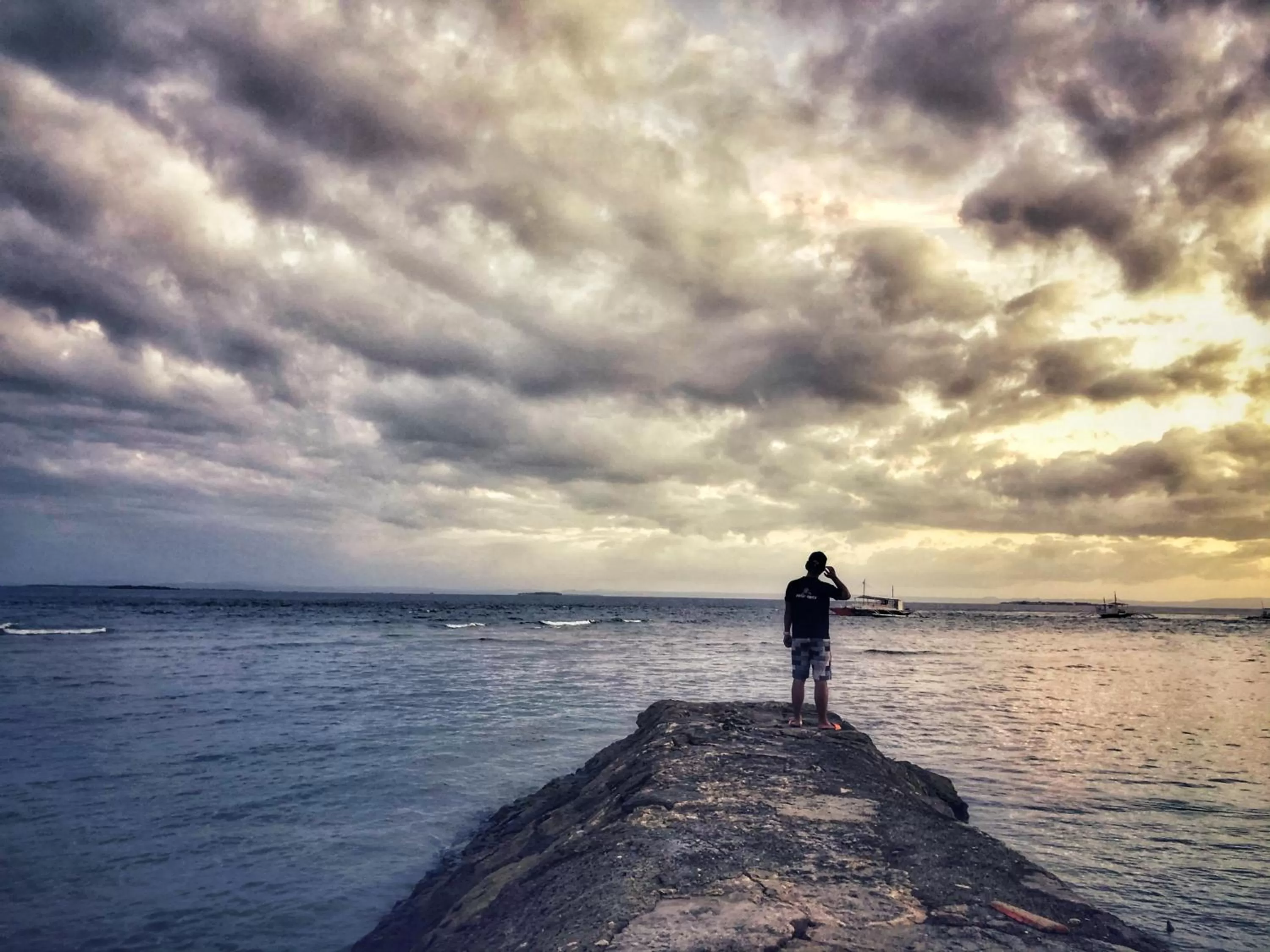 People in Sugarsea Inn & Dive shop