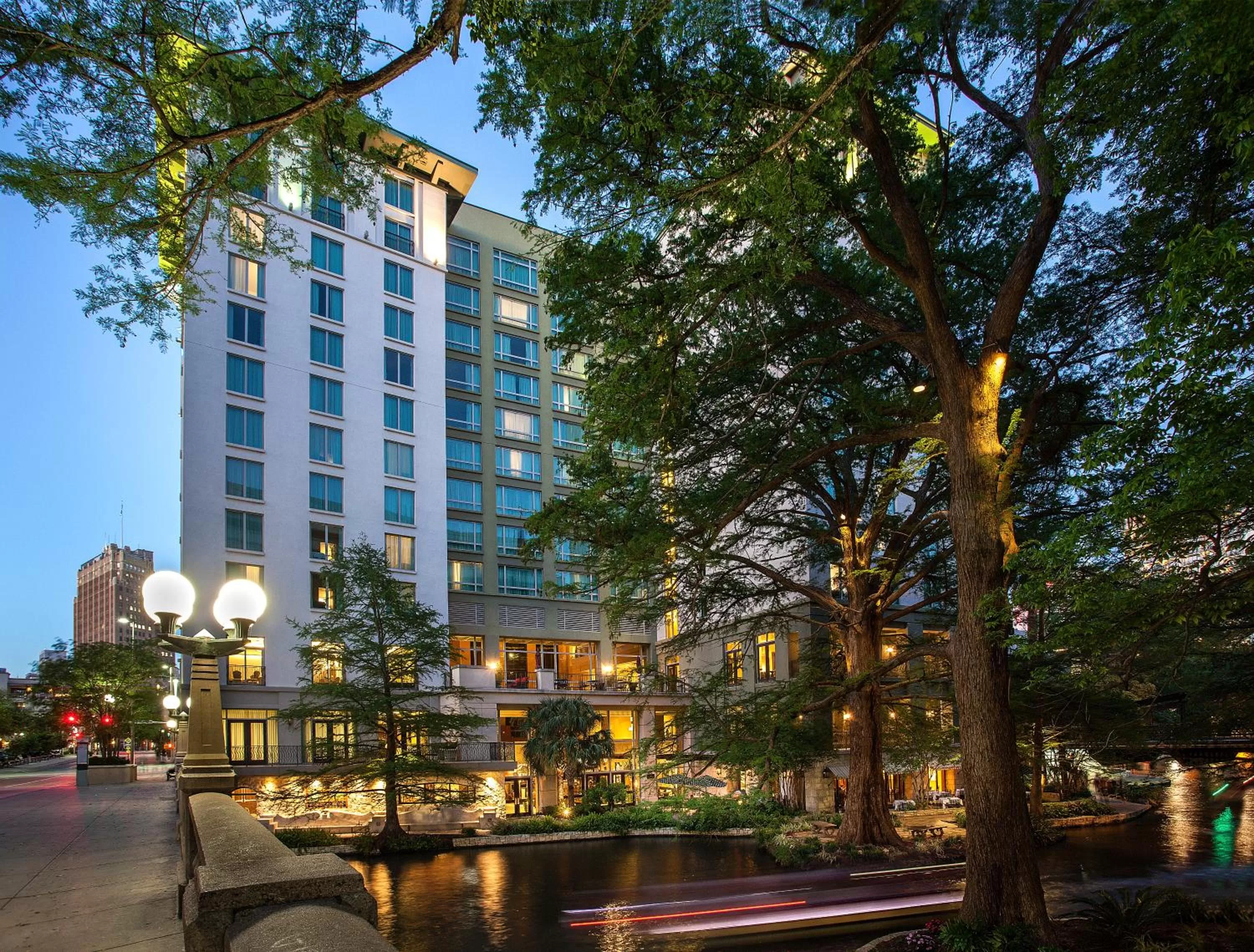 Property building in Hotel Contessa - Suites on the Riverwalk