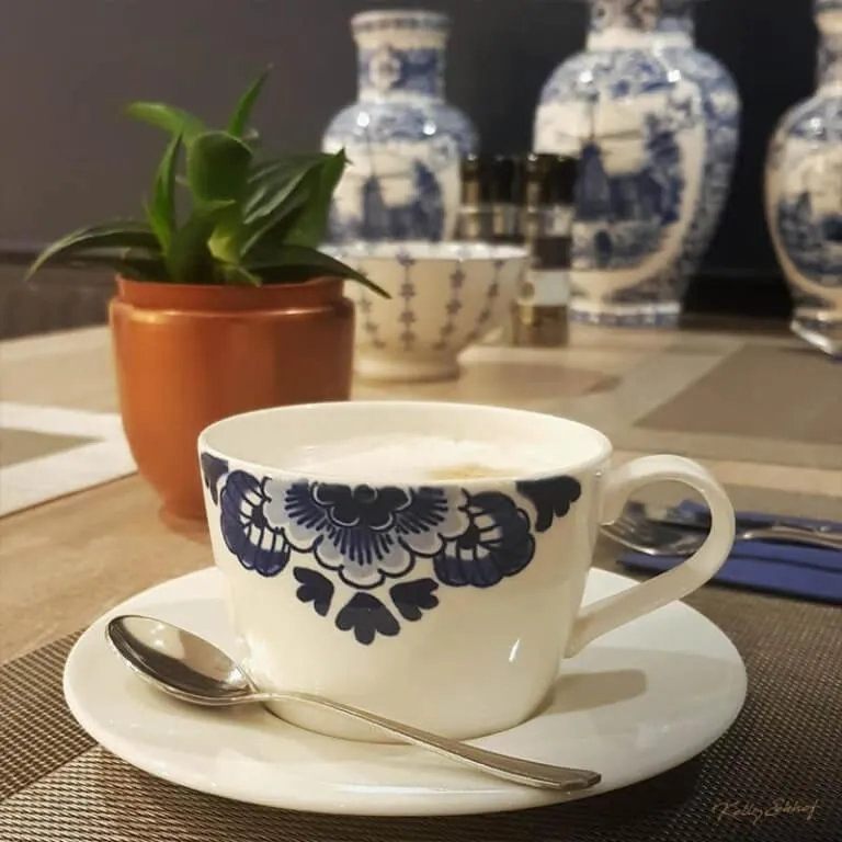 Coffee/tea facilities in Hotel de Koophandel