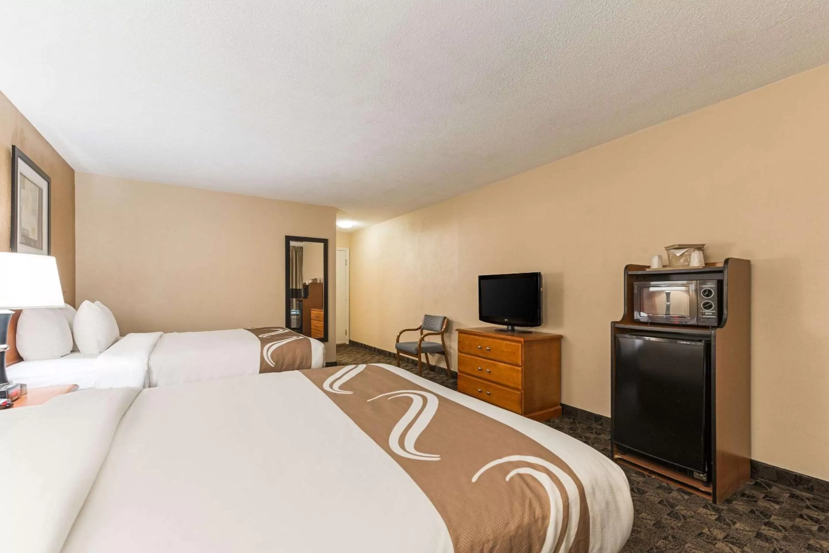 Photo of the whole room, Bed in Quality Inn & Suites Portage Central