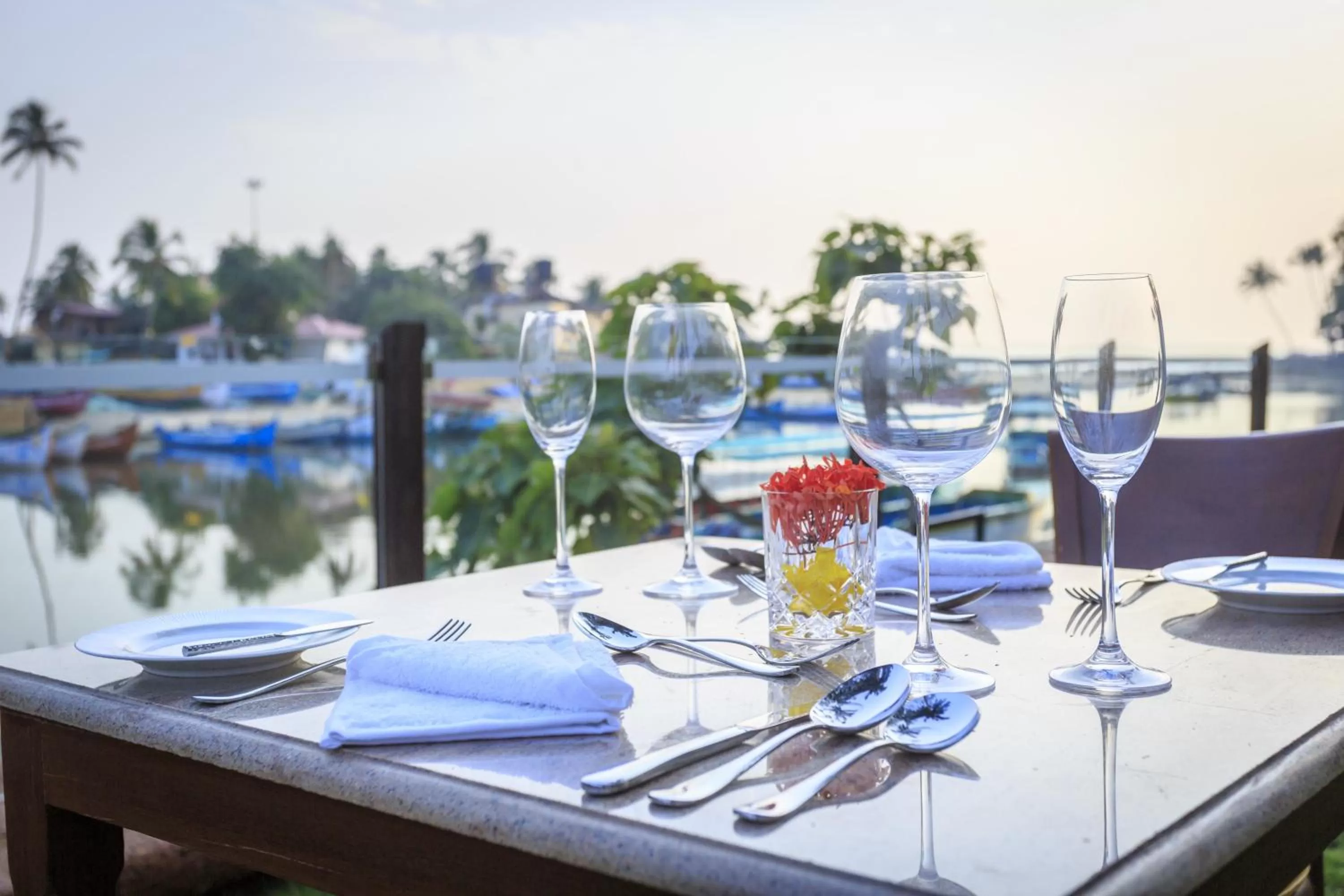 Restaurant/places to eat in Acron Waterfront Resort