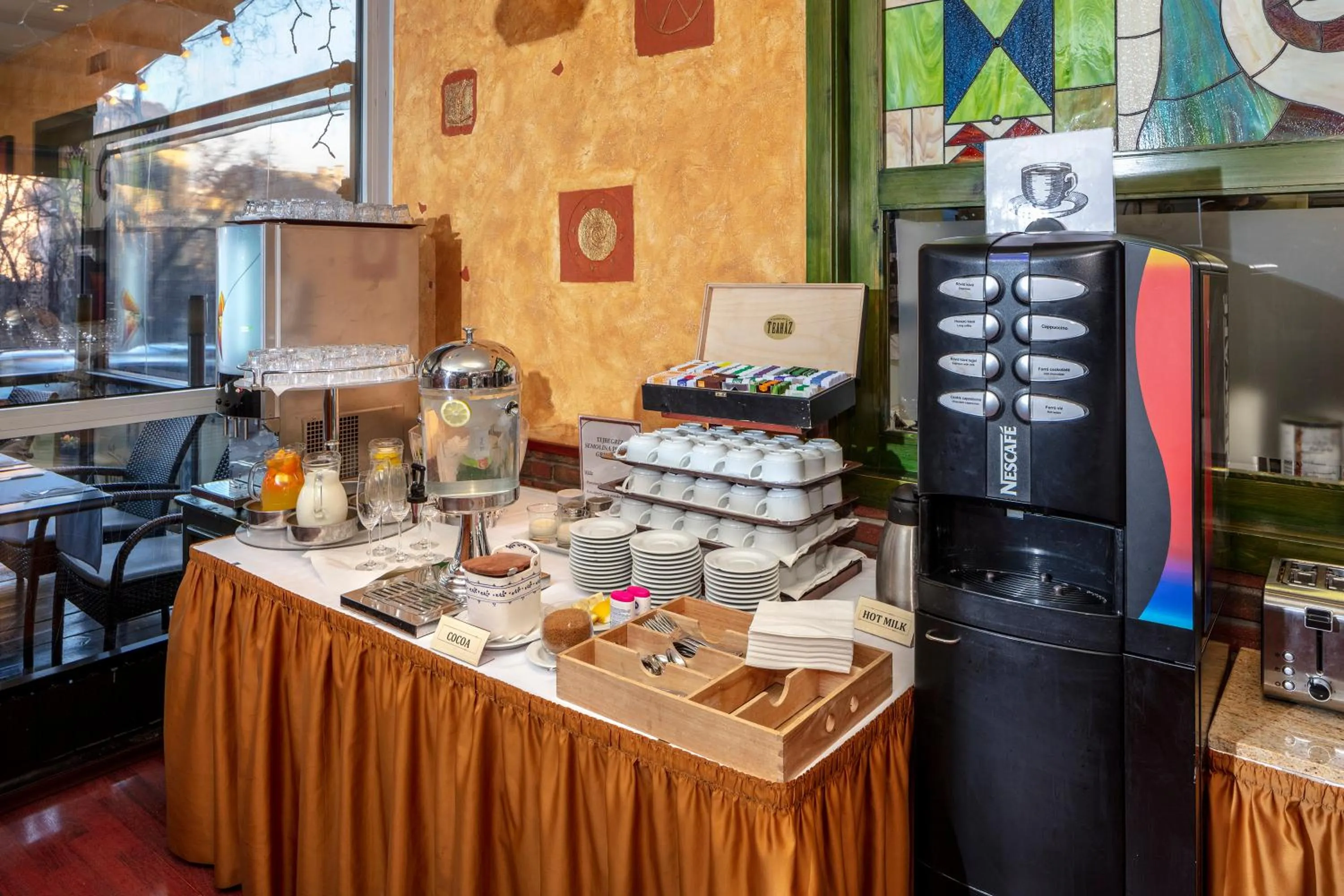 Coffee/tea facilities in Hotel Charles