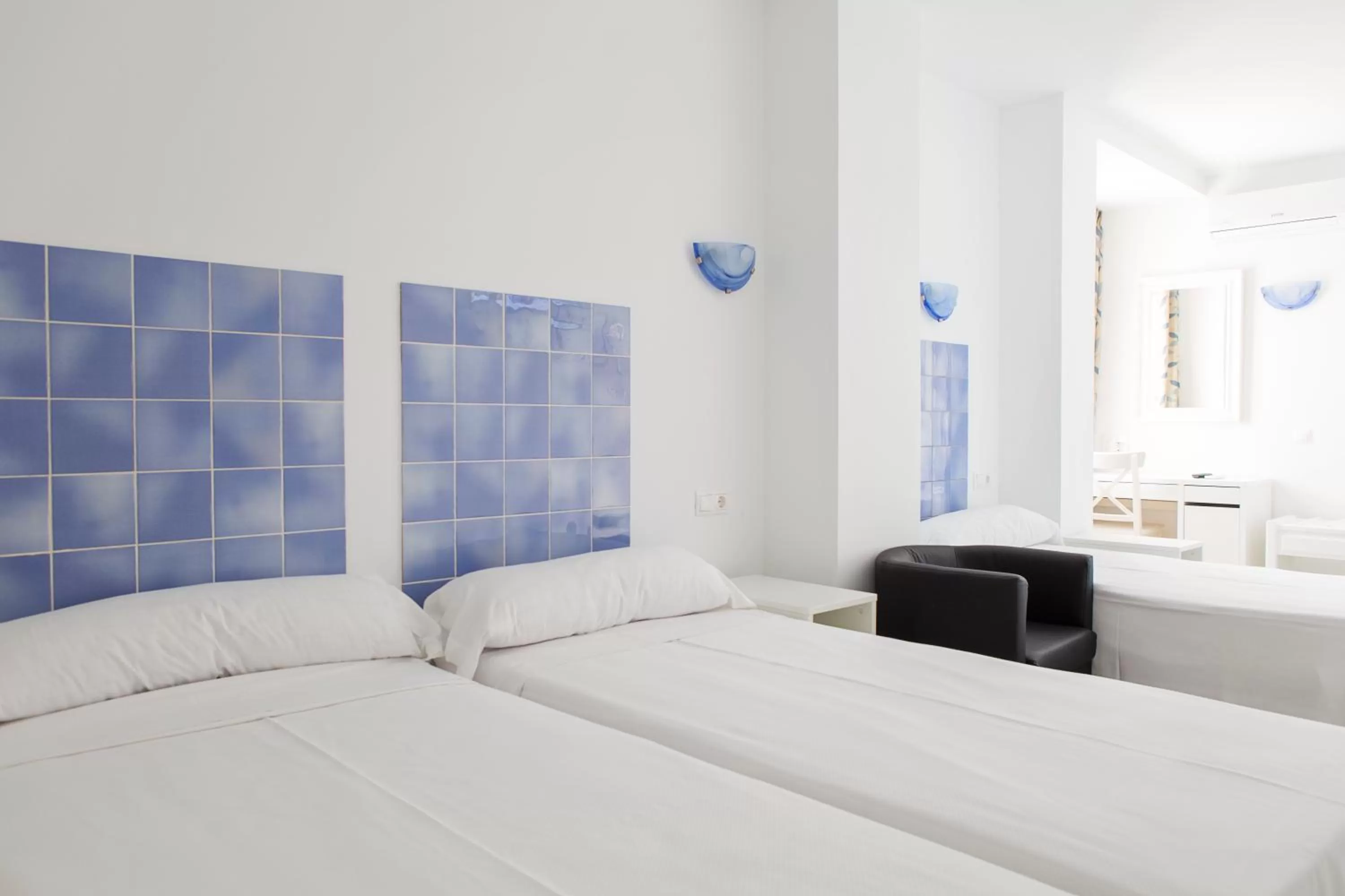 Photo of the whole room, Bed in Hotel Eliseos