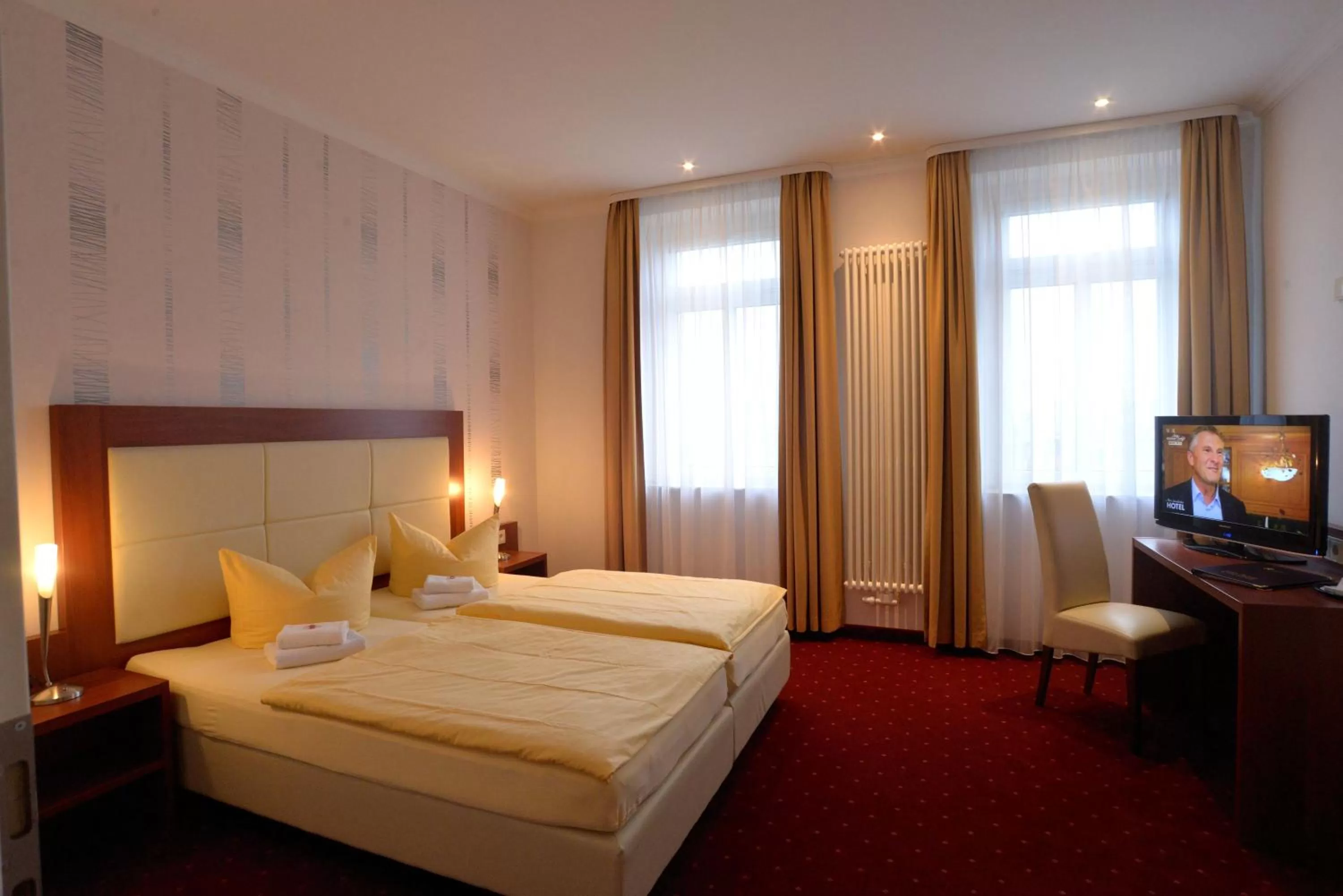 Bedroom, Bed in Hotel via City Leipzig Mitte