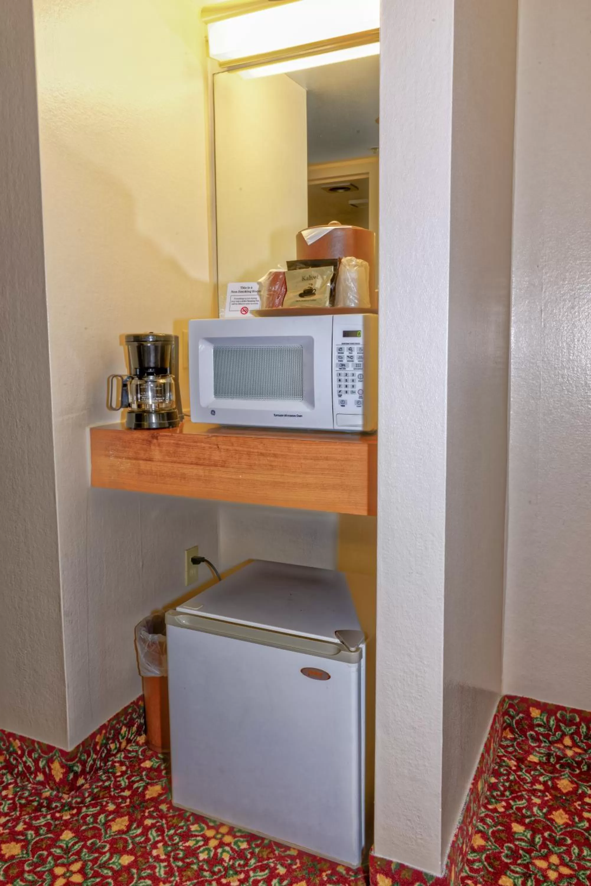 Coffee/tea facilities in Grand Vista Hotel Grand Junction