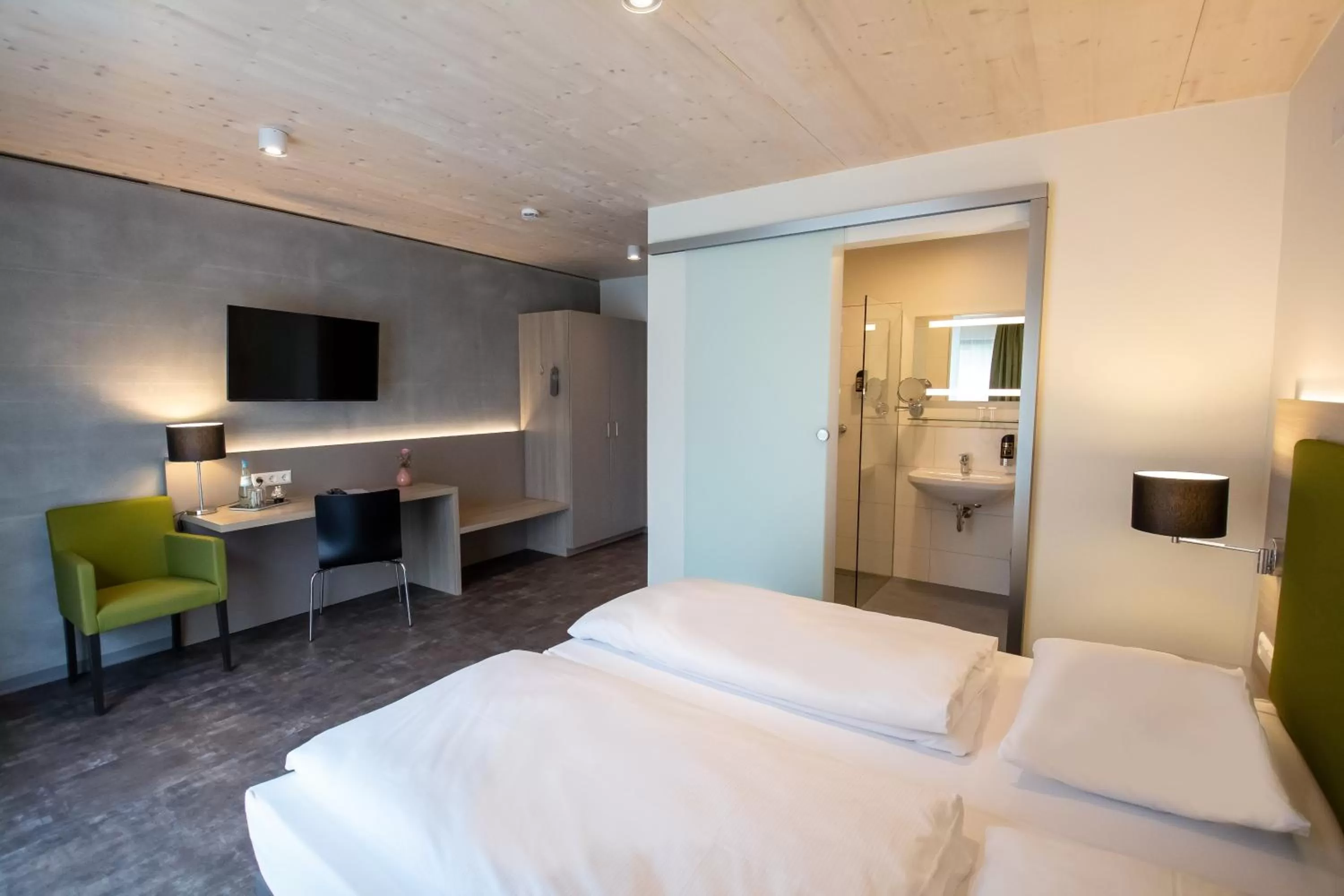 Photo of the whole room, Bed in Hotel Holzscheiter