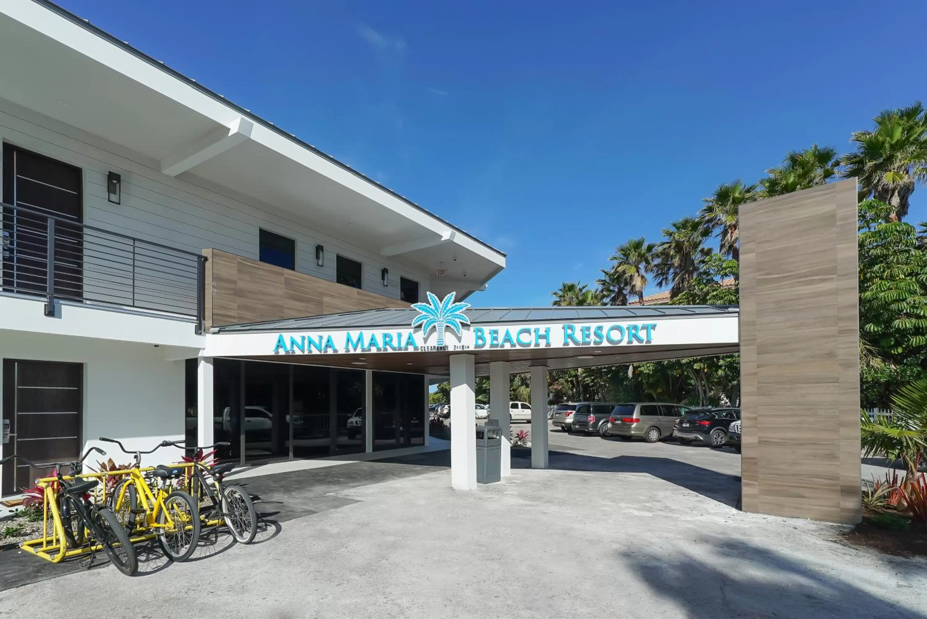 Facade/entrance in Anna Maria Beach Resort