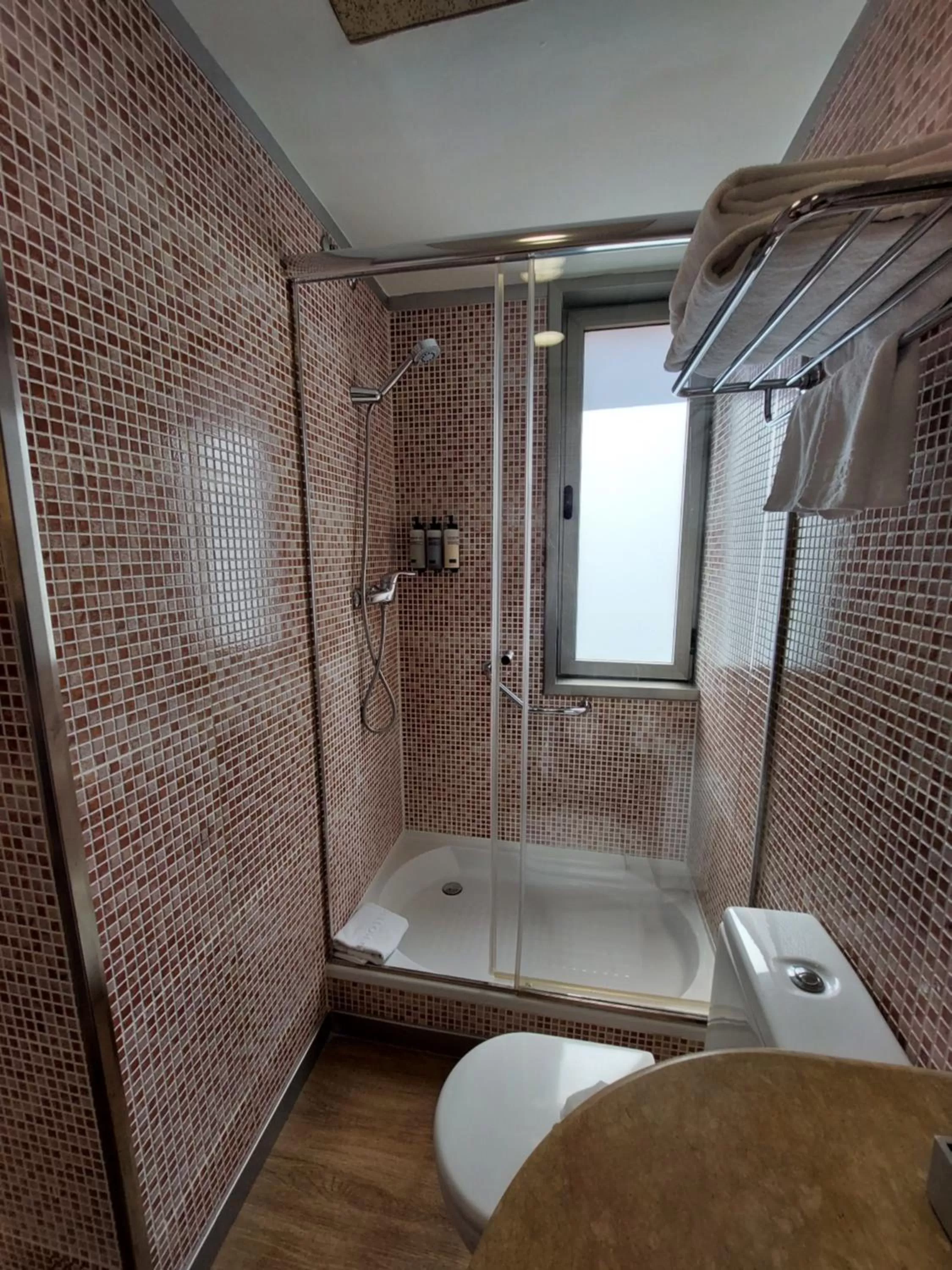 Bathroom in H10 Raco del Pi